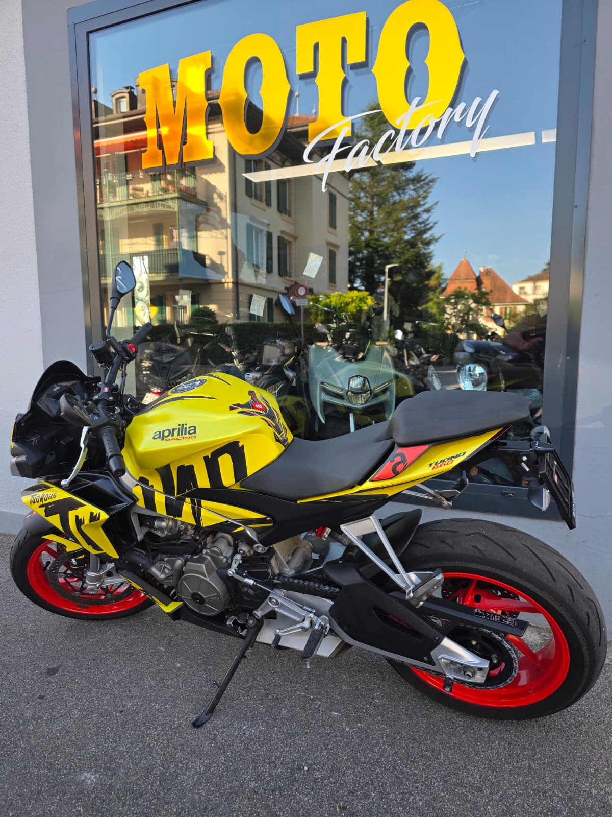 APRILIA Tuono 660-showroom-element-2
