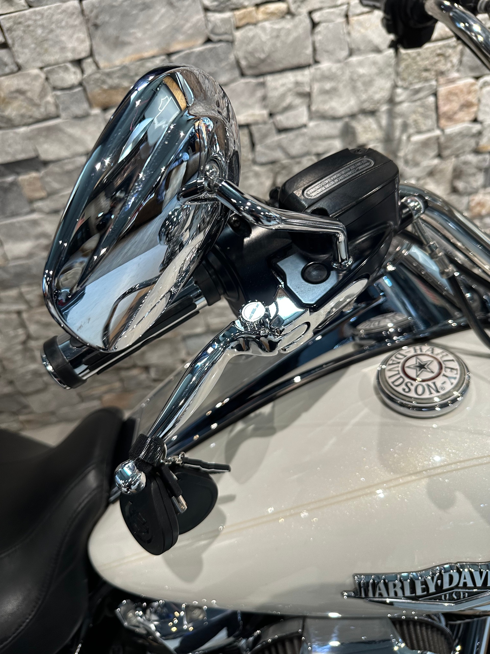 HARLEY-DAVIDSON FLHR Road King 107 ABS-image-10