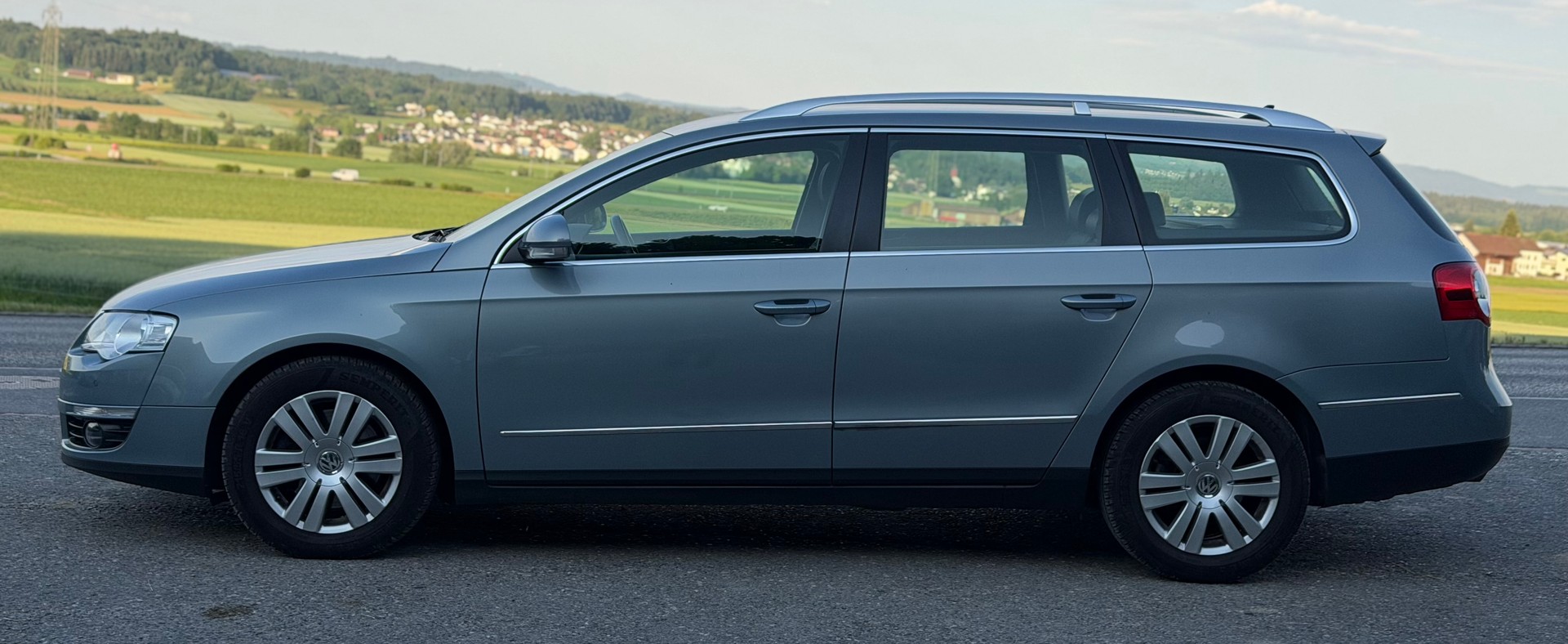 VW Passat Variant 2.0 TDI Highline-image-1