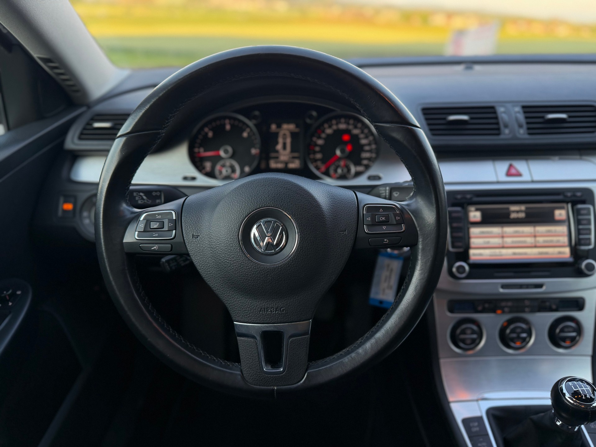 VW Passat Variant 2.0 TDI Highline-image-8