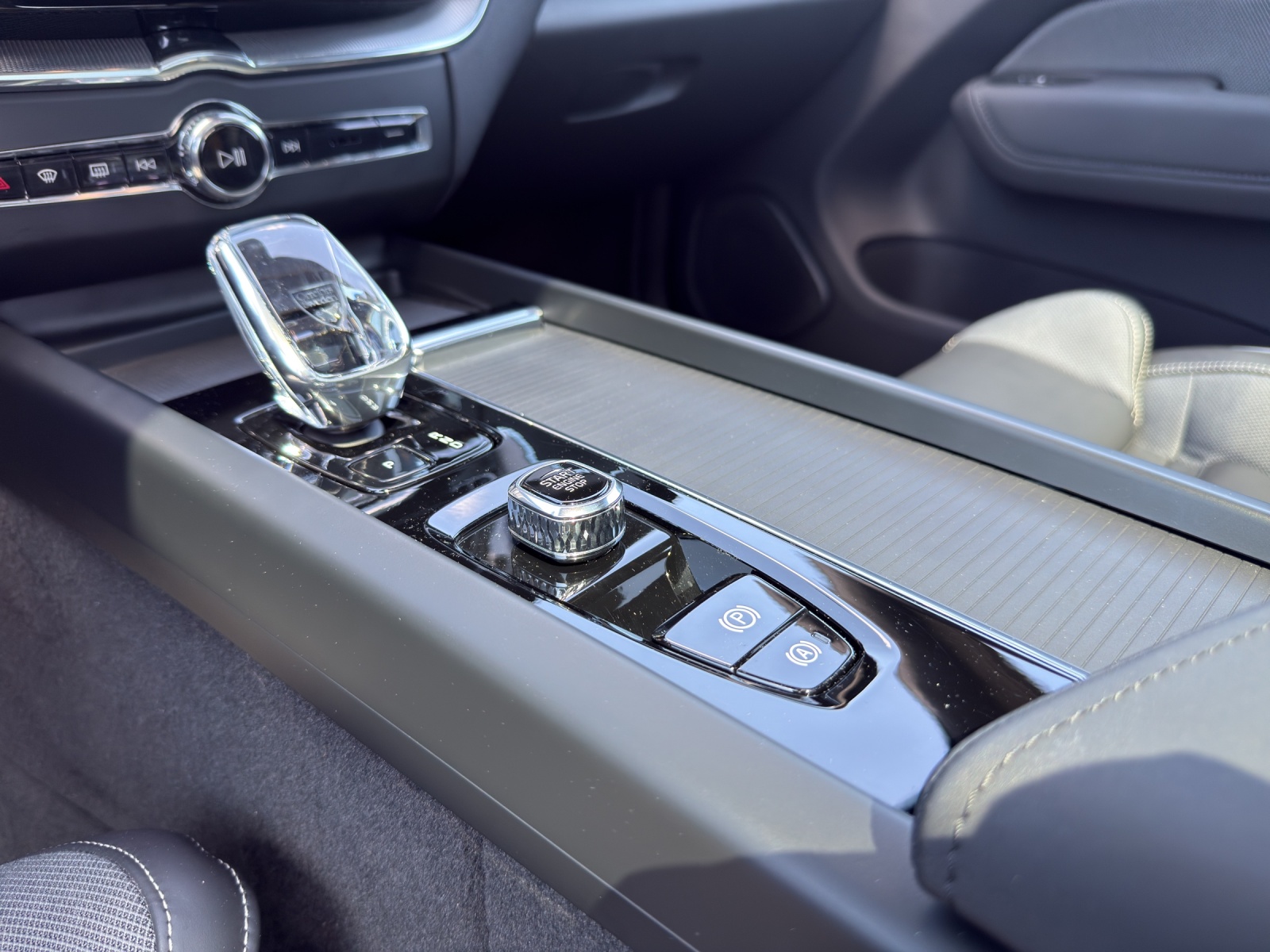 VOLVO XC60 2.0 T8 TE Polestar eAWD-image-10