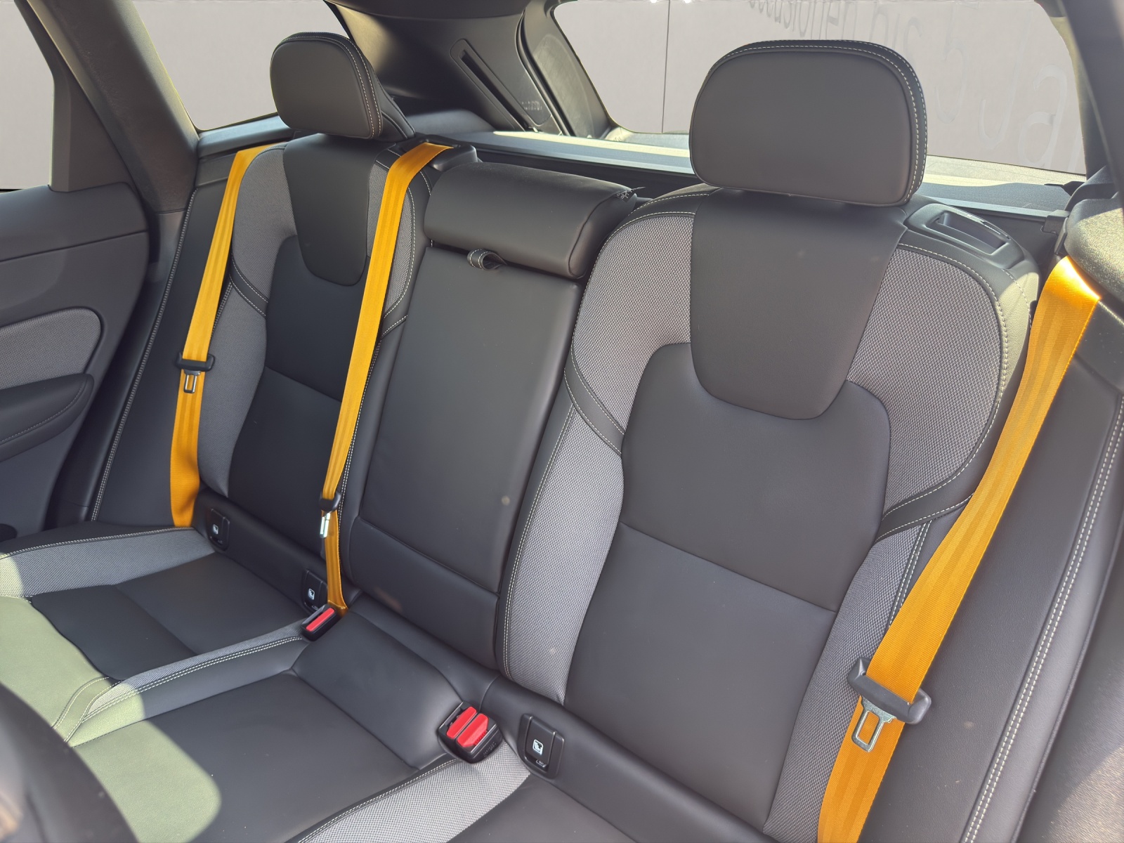 VOLVO XC60 2.0 T8 TE Polestar eAWD-image-11