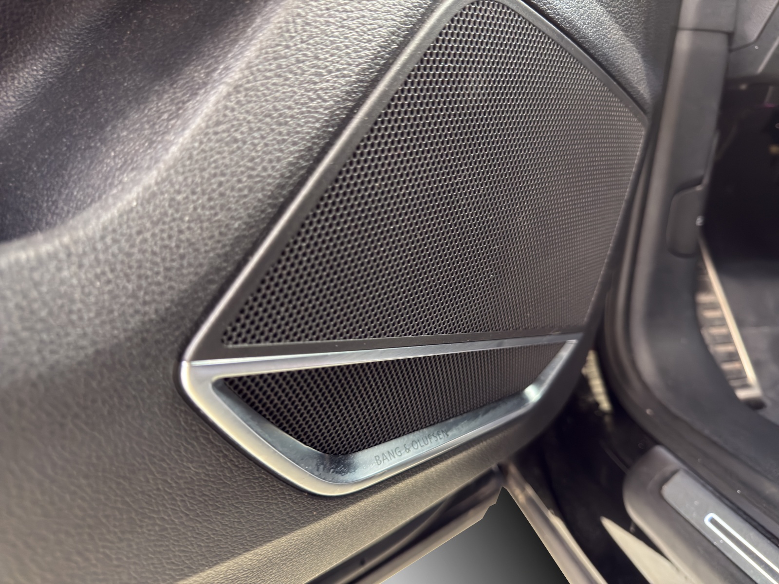 AUDI Q3 35 TFSI S line Attraction S-tronic-image-15