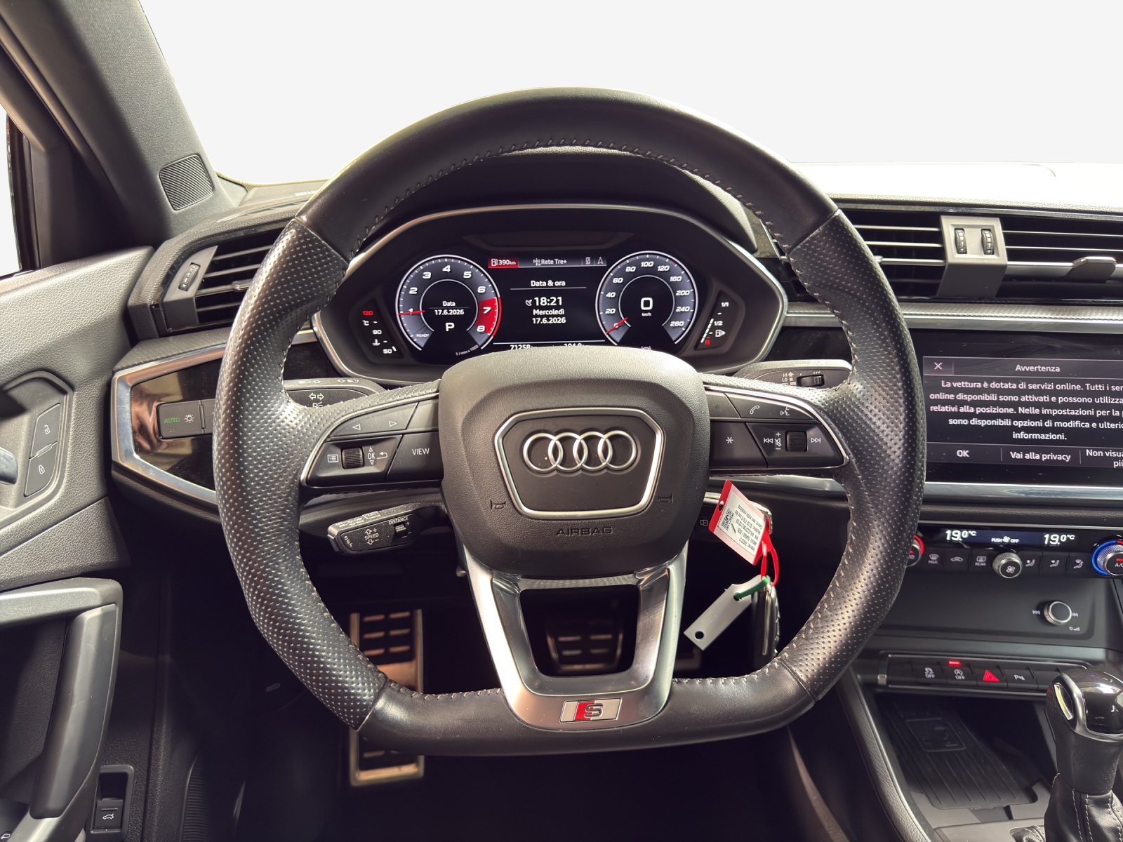 AUDI Q3 35 TFSI S line Attraction S-tronic-image-9