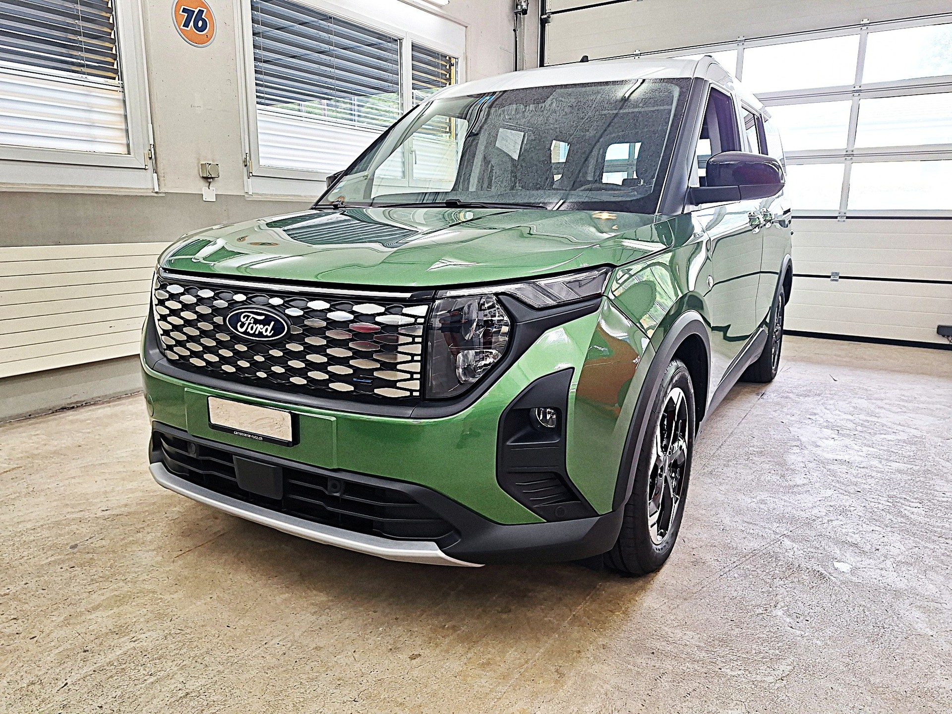 FORD Tourneo Courier Elektro 54kWh Active⚡CH-Auslieferung mit Garantie bis August 2028 / Anhängerkupplung⚡-image-1