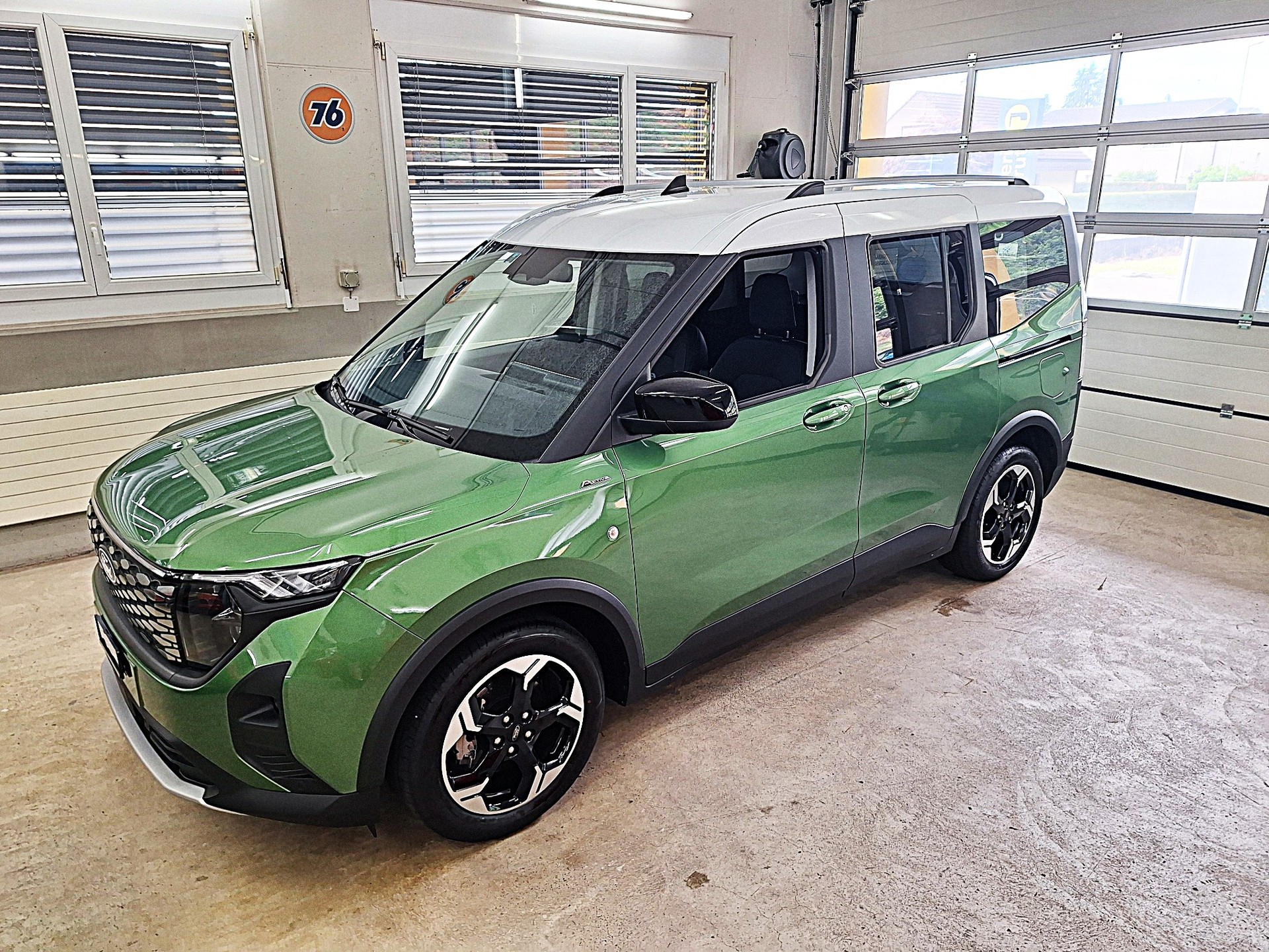 FORD Tourneo Courier Elektro 54kWh Active⚡CH-Auslieferung mit Garantie bis August 2028 / Anhängerkupplung⚡-image-3