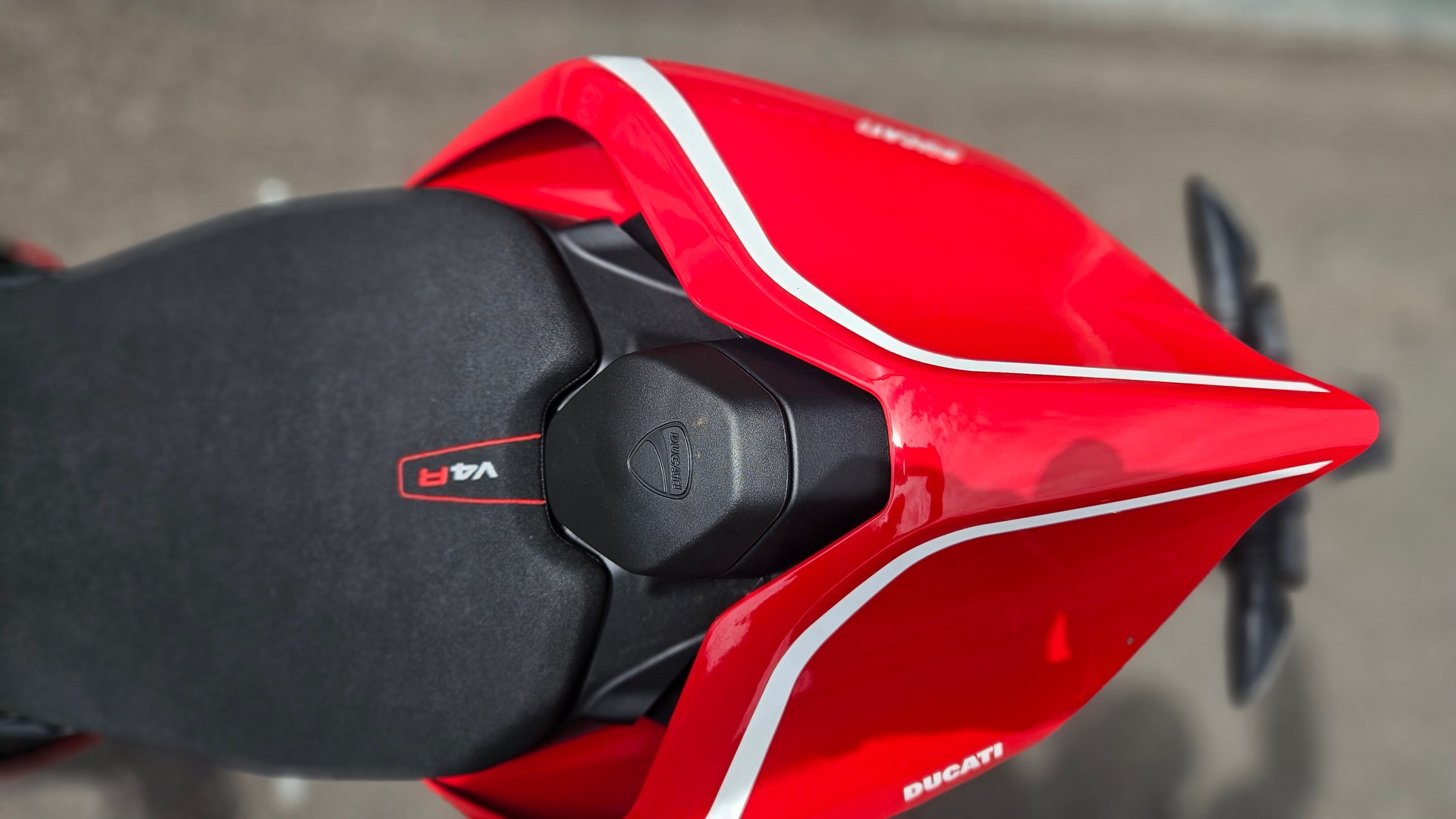 DUCATI Panigale 998 V4 R-showroom-element-3