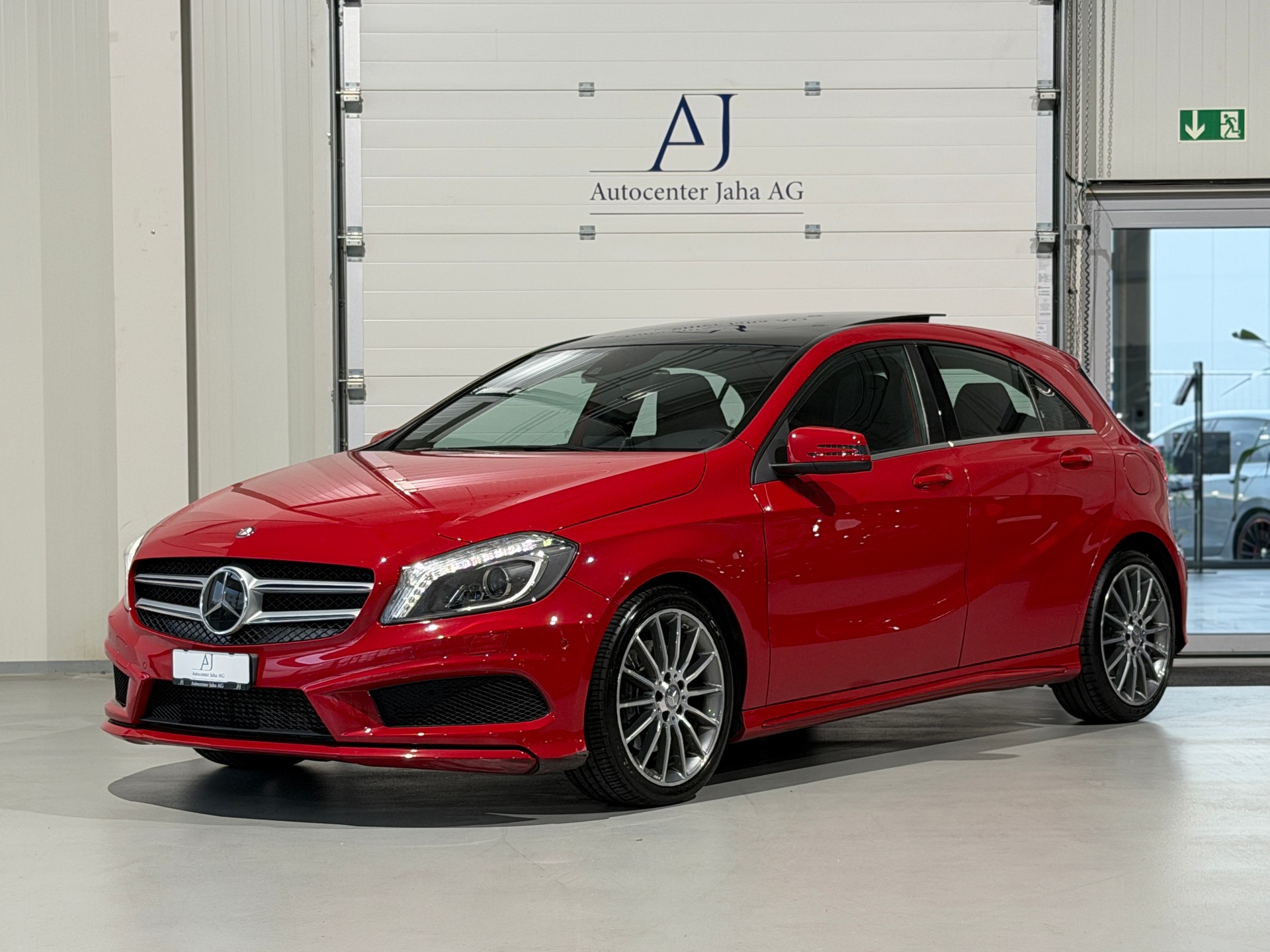 MERCEDES-BENZ A 250 AMG Line 4Matic 7G-DCT (CH)-image-2