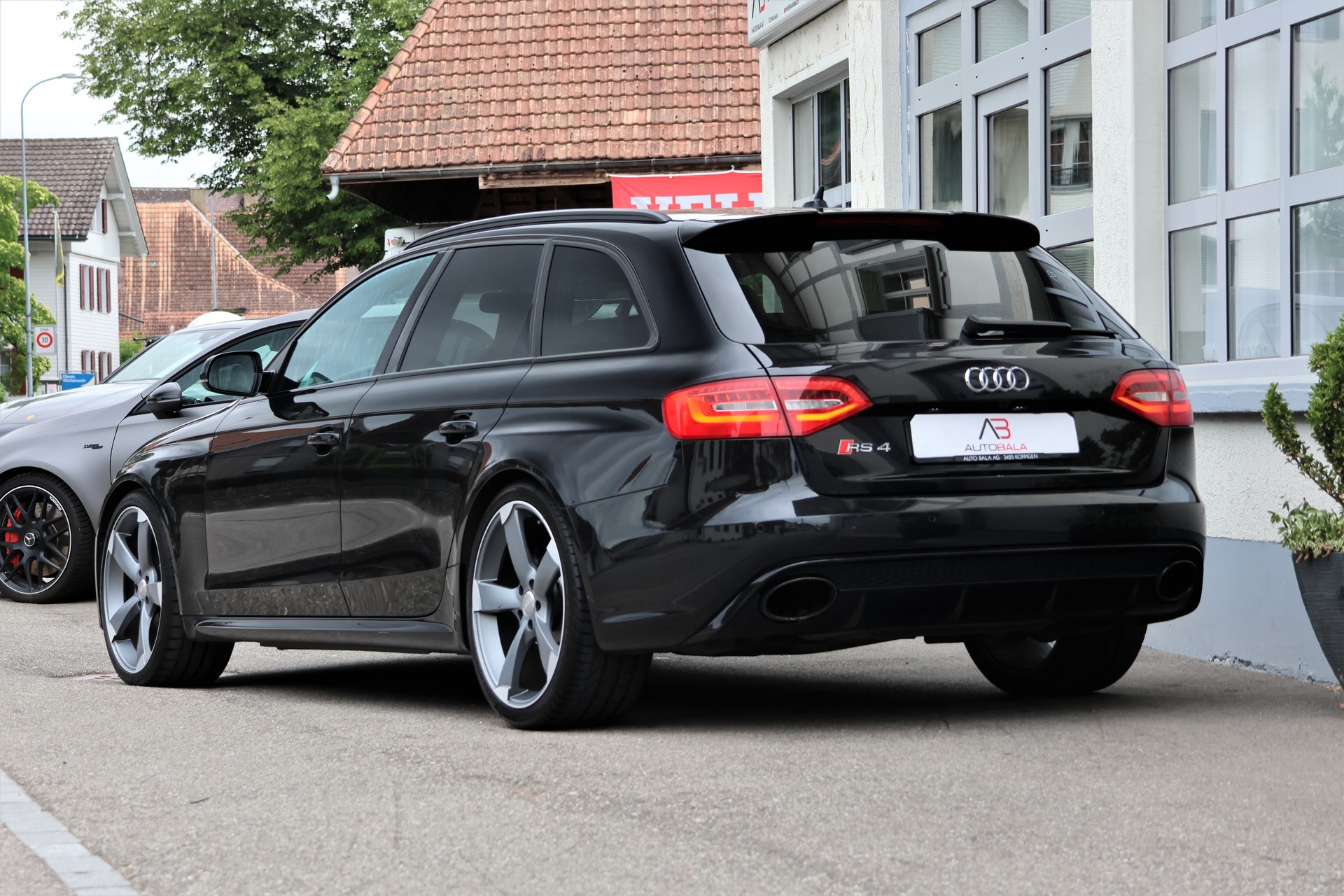 AUDI RS4 Avant 4.2 FSI V8 quattro S-tronic (CH) *1.Hand*-image-2