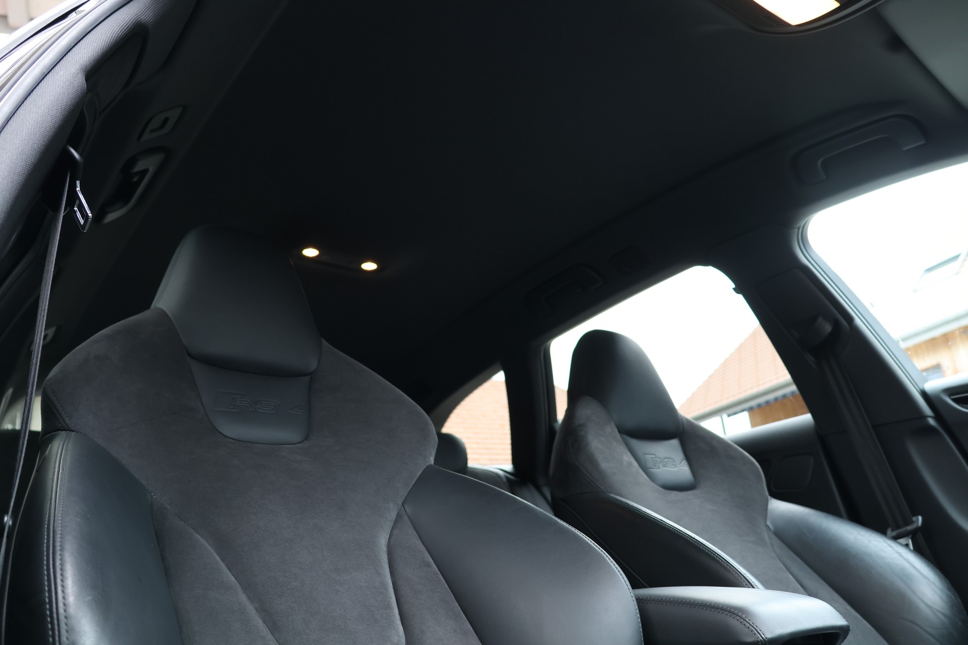 AUDI RS4 Avant 4.2 FSI V8 quattro S-tronic (CH) *1.Hand*-image-21