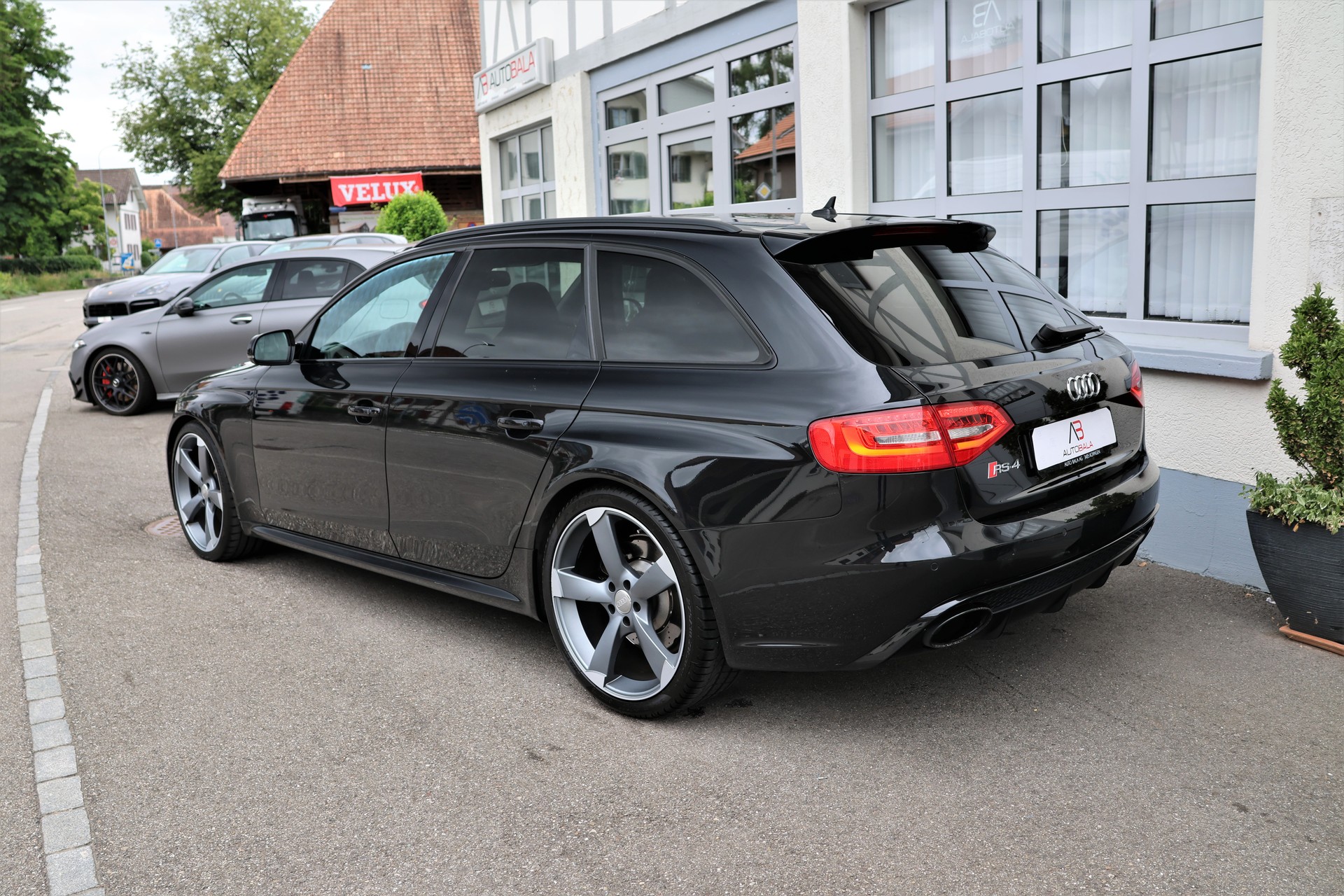 AUDI RS4 Avant 4.2 FSI V8 quattro S-tronic (CH) *1.Hand*-image-6