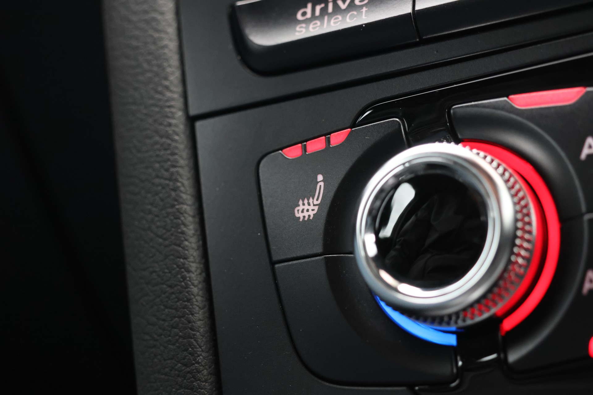 AUDI RS4 Avant 4.2 FSI V8 quattro S-tronic (CH) *1.Hand*-image-26