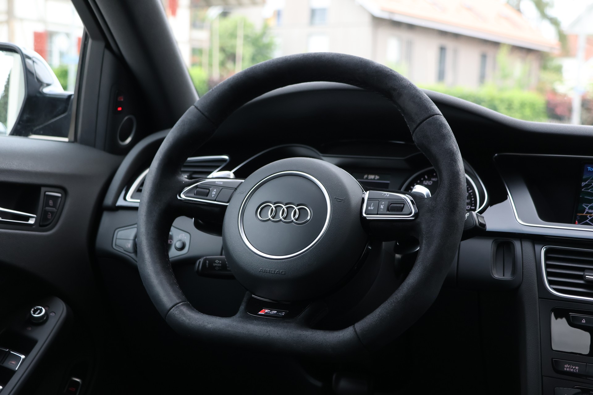 AUDI RS4 Avant 4.2 FSI V8 quattro S-tronic (CH) *1.Hand*-image-14