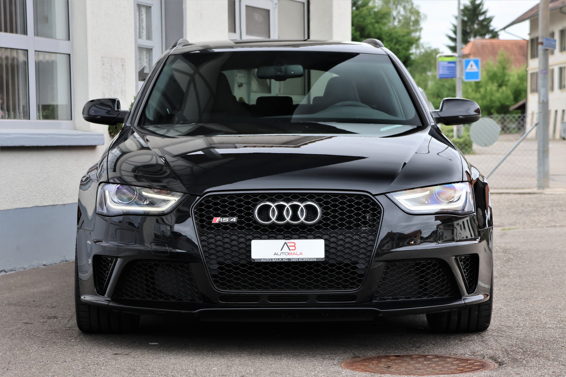 AUDI RS4 Avant 4.2 FSI V8 quattro S-tronic (CH) *1.Hand*-image-1