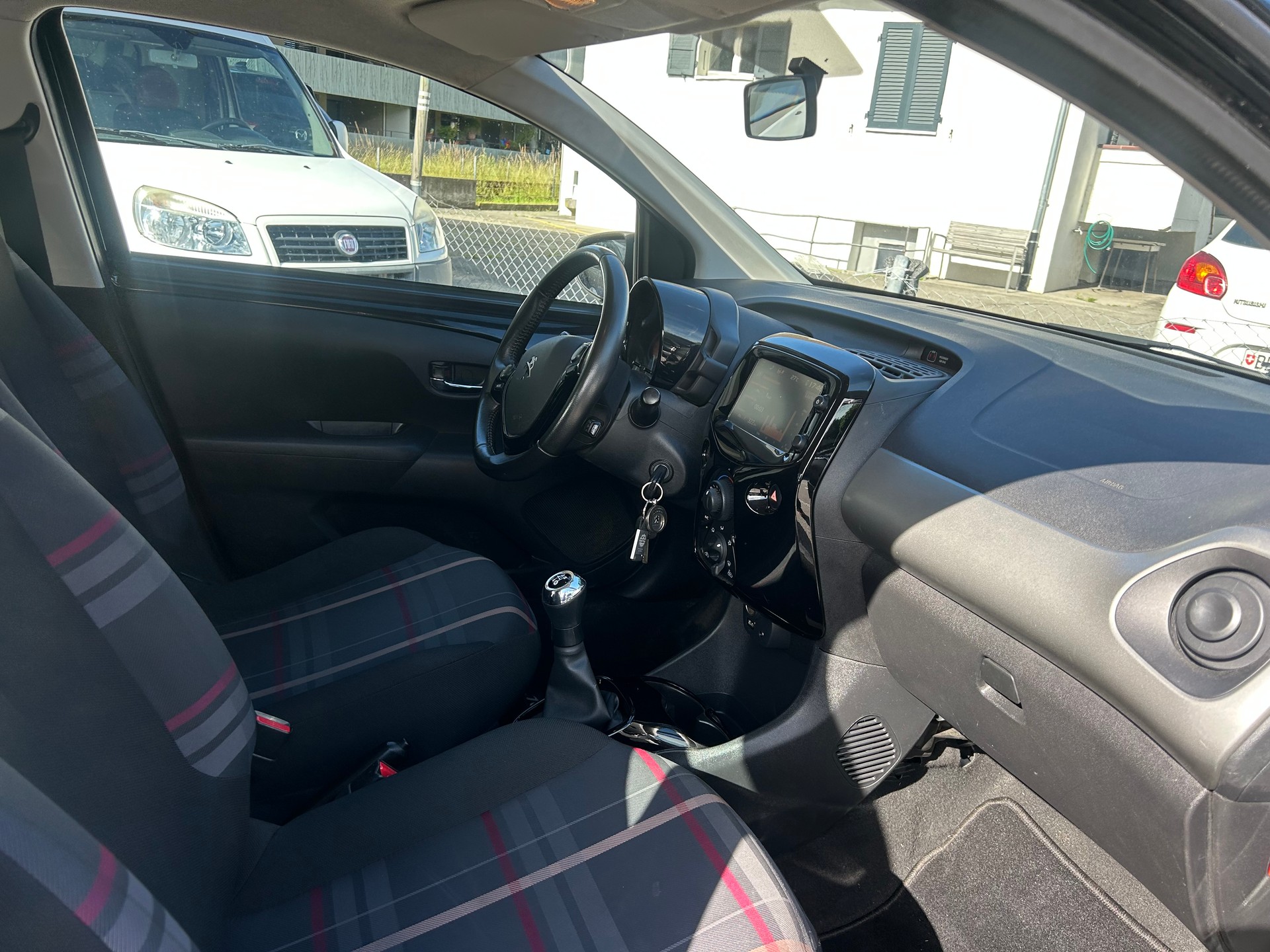 PEUGEOT 108 1.2 VTi Allure Top-image-7