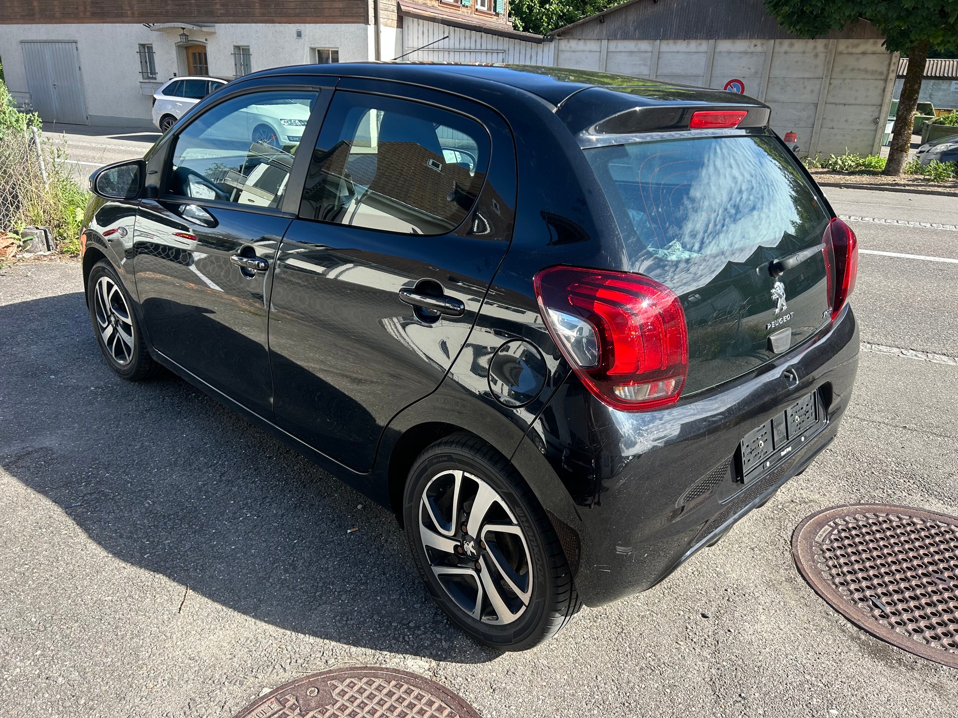 PEUGEOT 108 1.2 VTi Allure Top-image-3