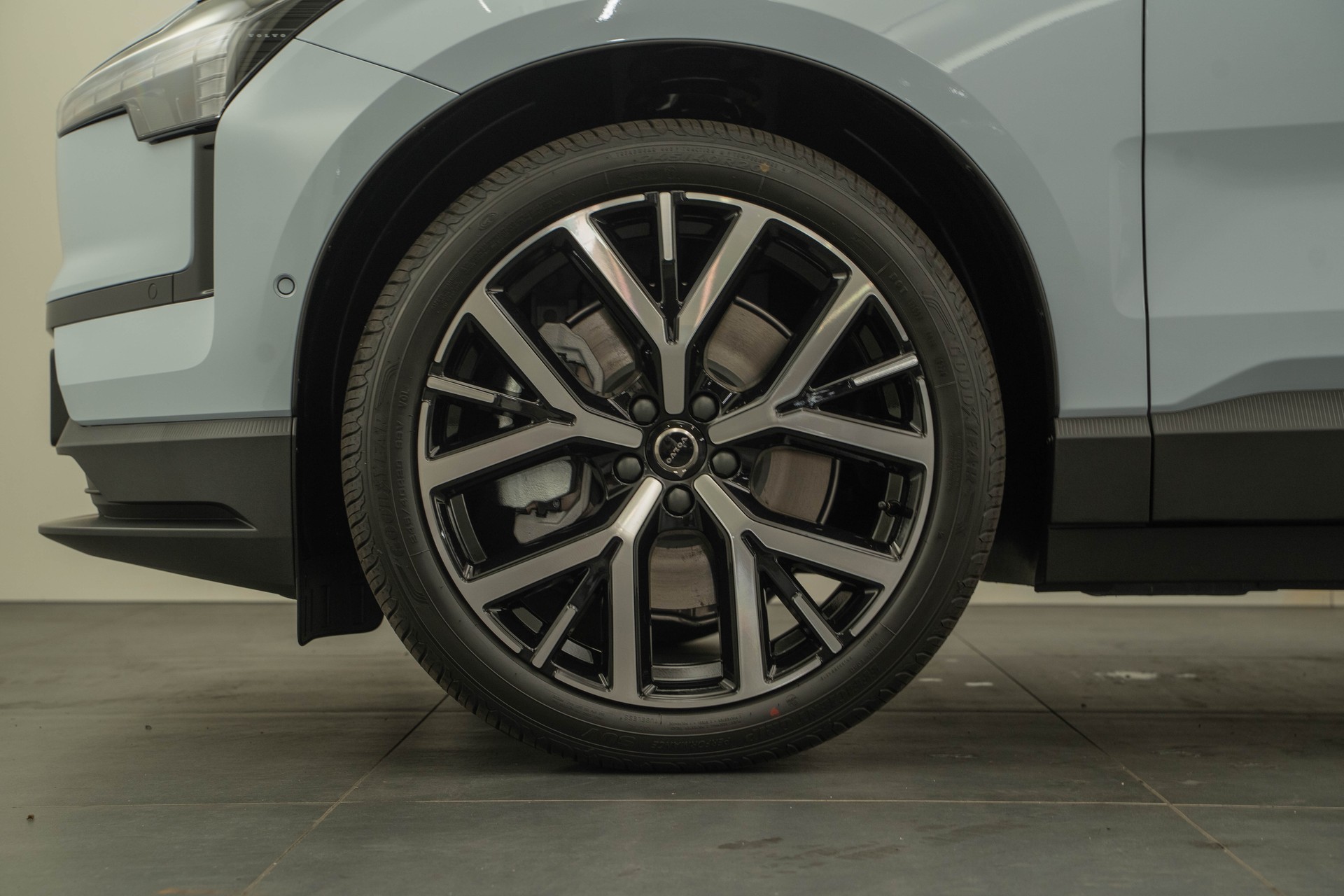 VOLVO EX30 E60 Twin Ultra Performance AWD-image-15