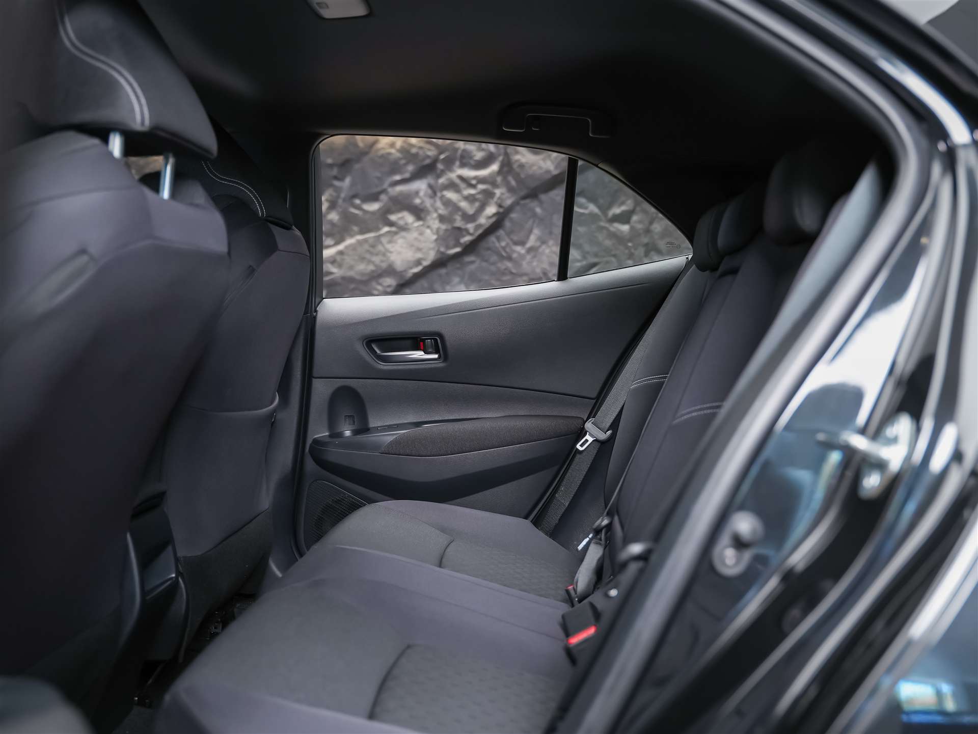 TOYOTA Corolla 1.8 HSD Comfort-image-11