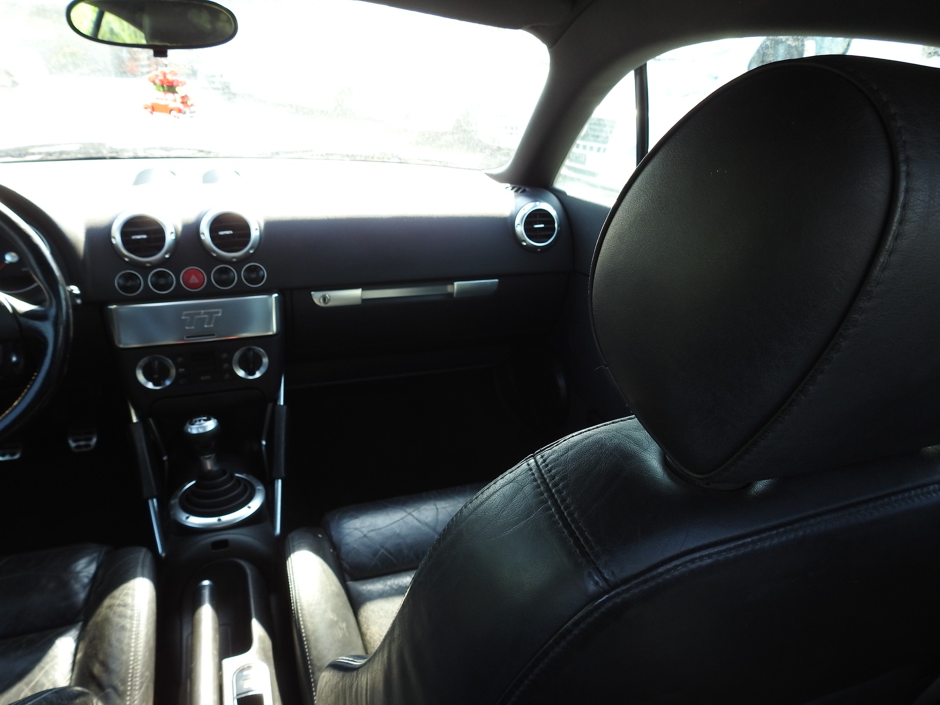 AUDI TT Coupé 1.8 T-image-16