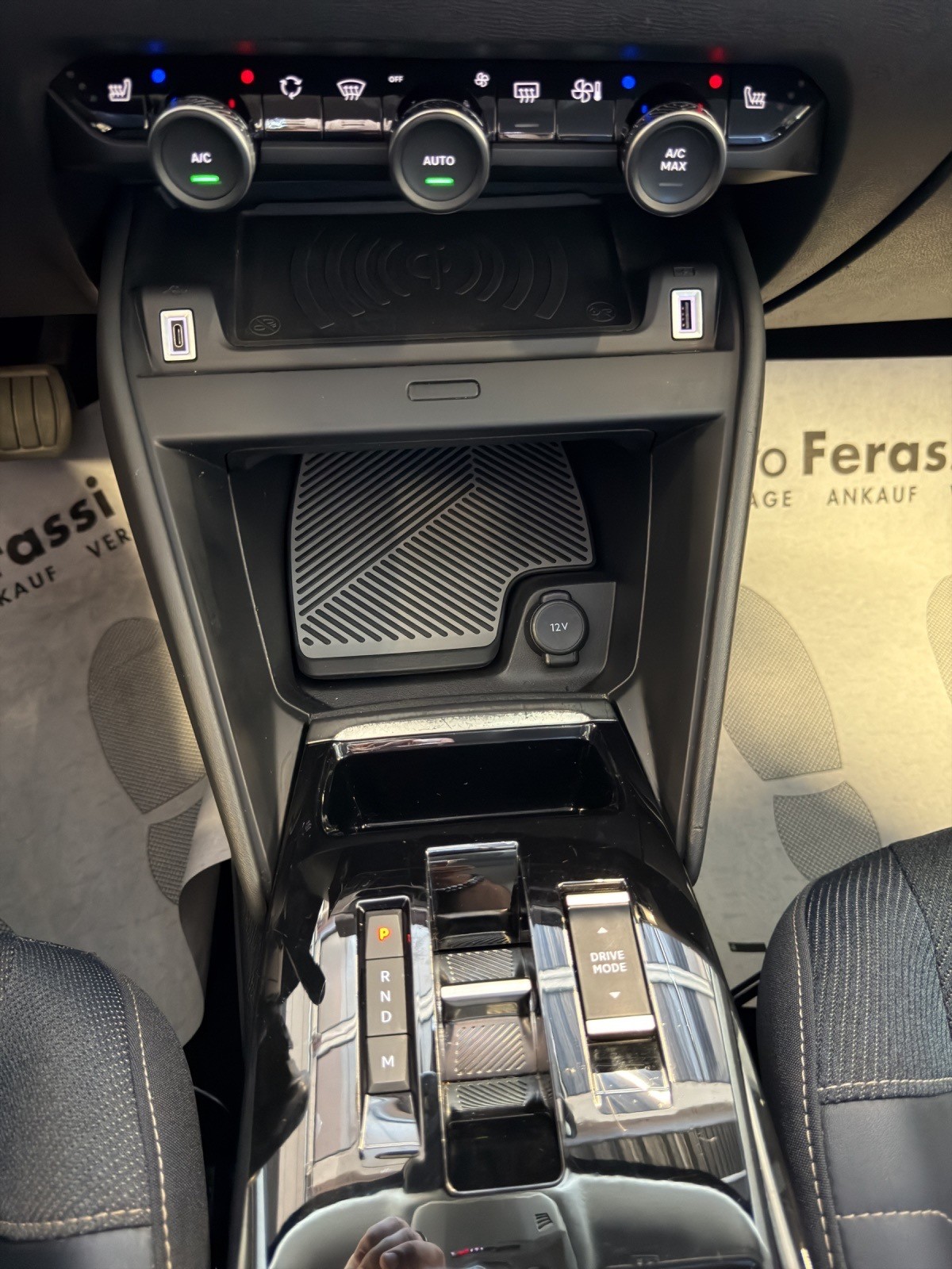 CITROEN C4 1.2 Pure Tech Feel EAT8-image-25