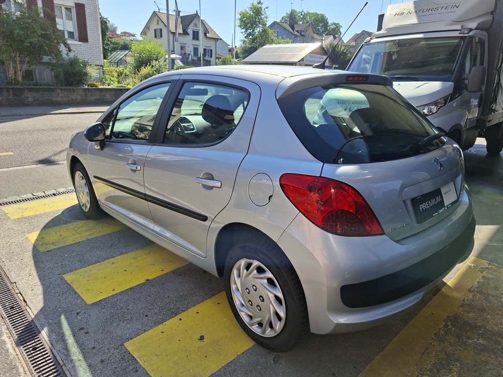 PEUGEOT 207 1.4 16V 95 Millesim 200-image-15