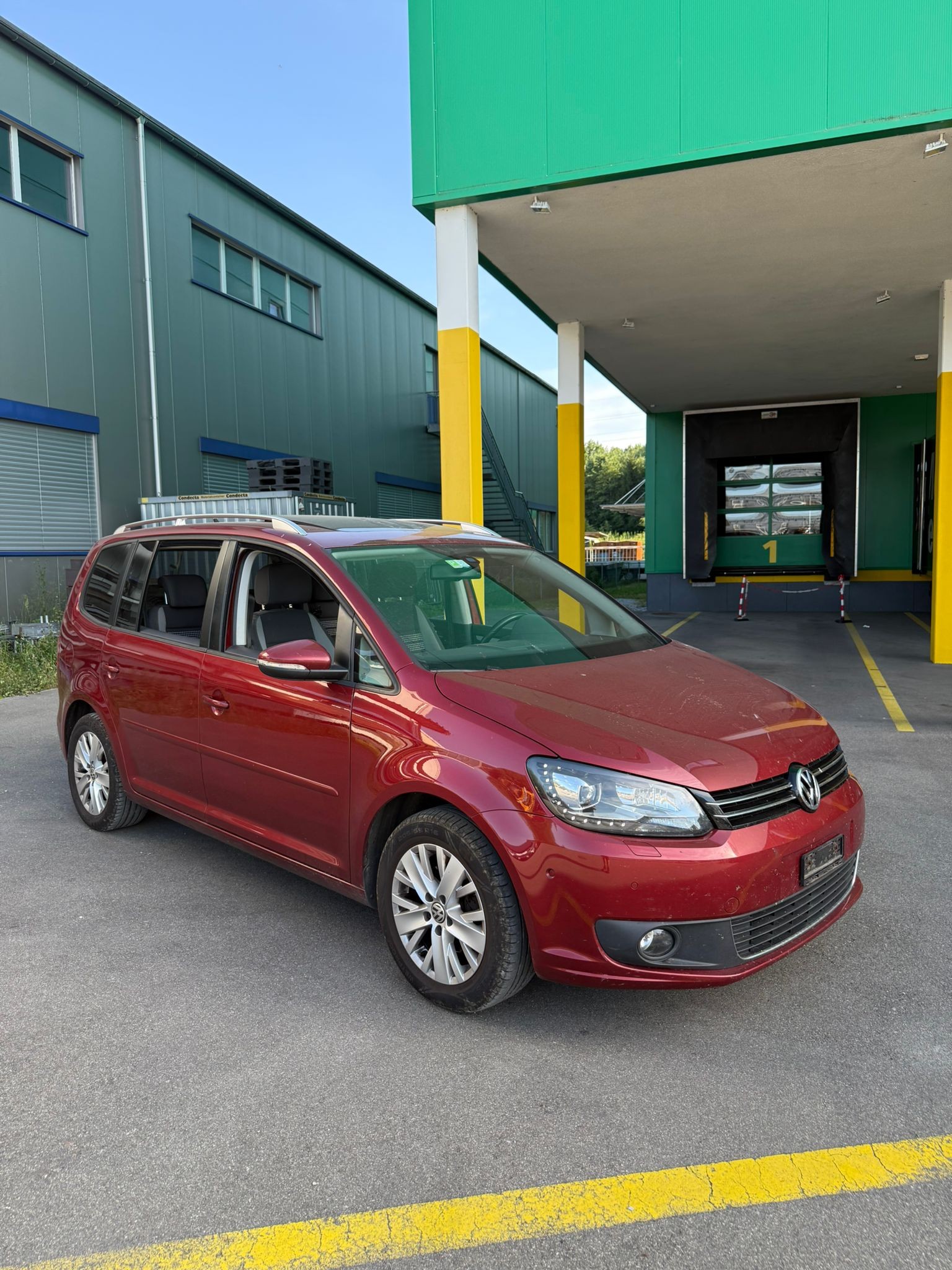 VW Touran 1.2 TSI BlueMotion Technology Trendline-image-0