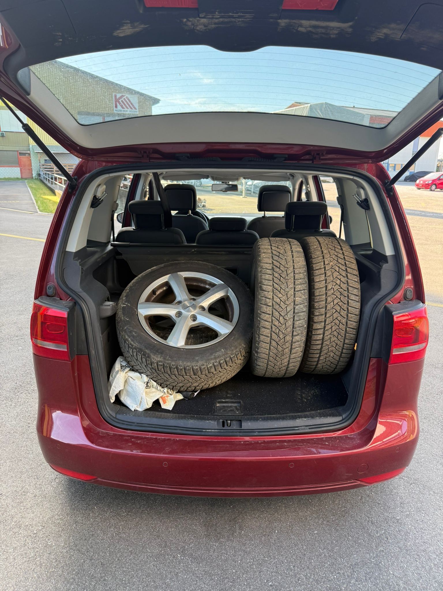 VW Touran 1.2 TSI BlueMotion Technology Trendline-image-12