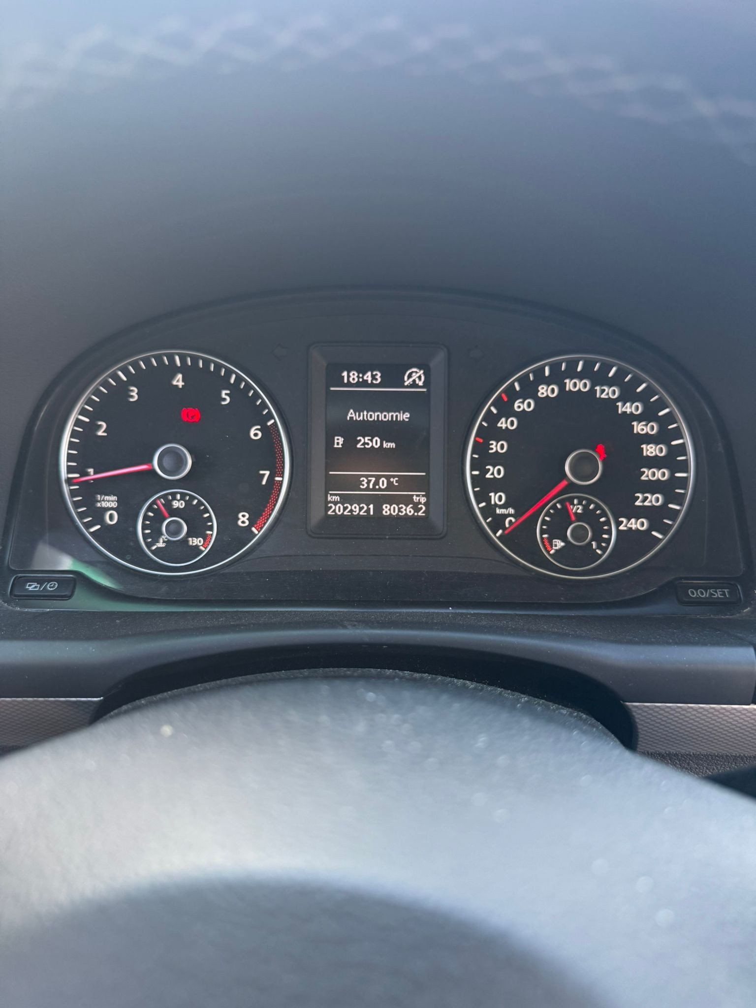 VW Touran 1.2 TSI BlueMotion Technology Trendline-image-11