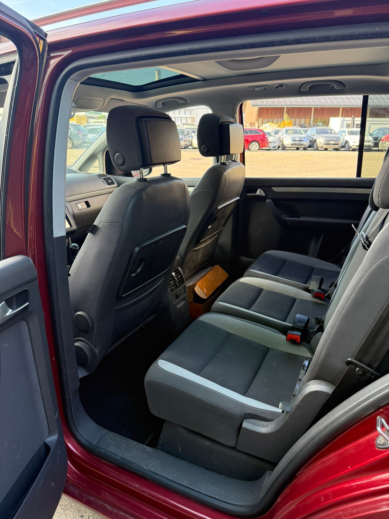 VW Touran 1.2 TSI BlueMotion Technology Trendline-image-10