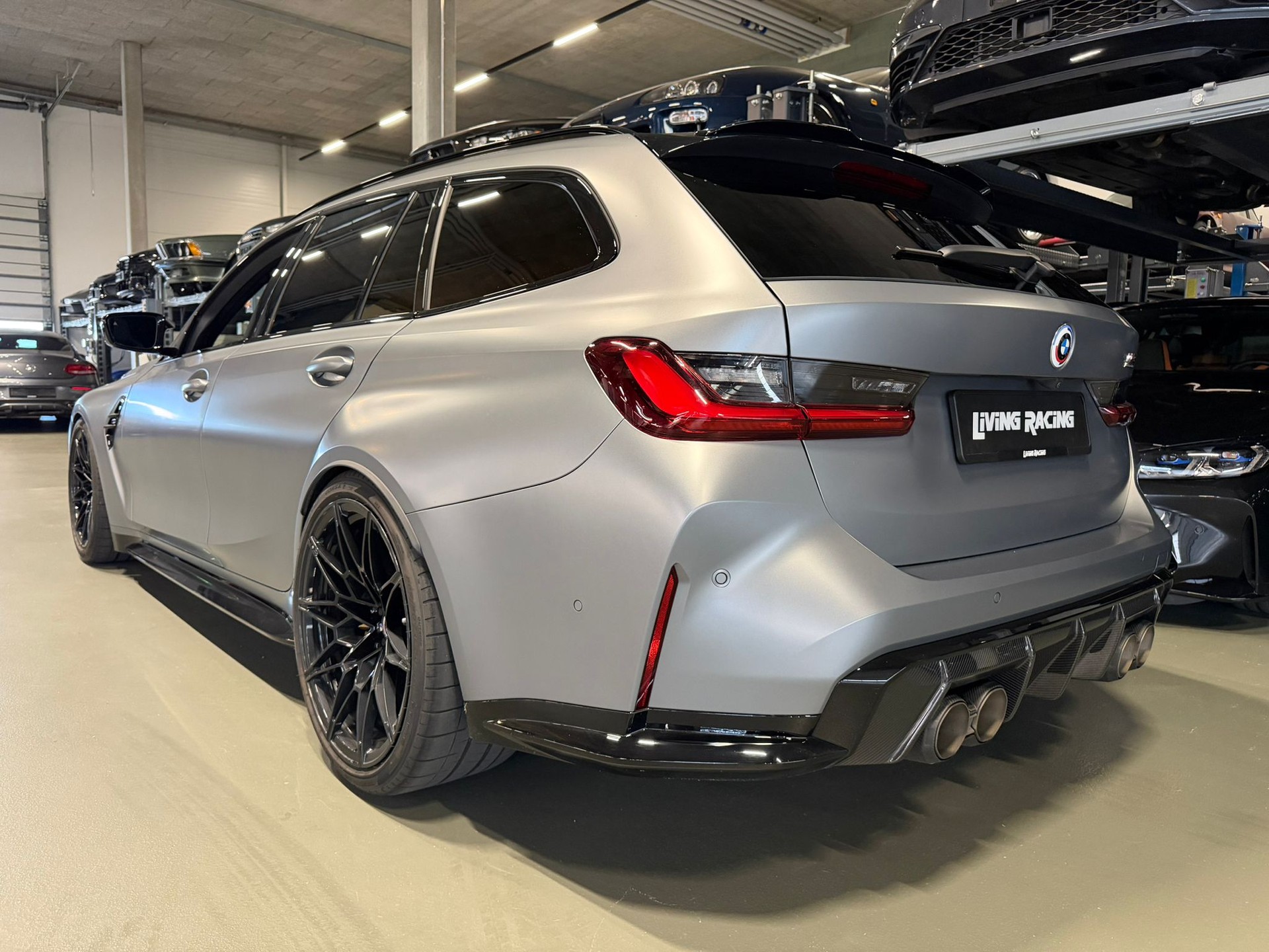 BMW M3 Touring Competition M *Frozen Grey-CH VHC*-image-2