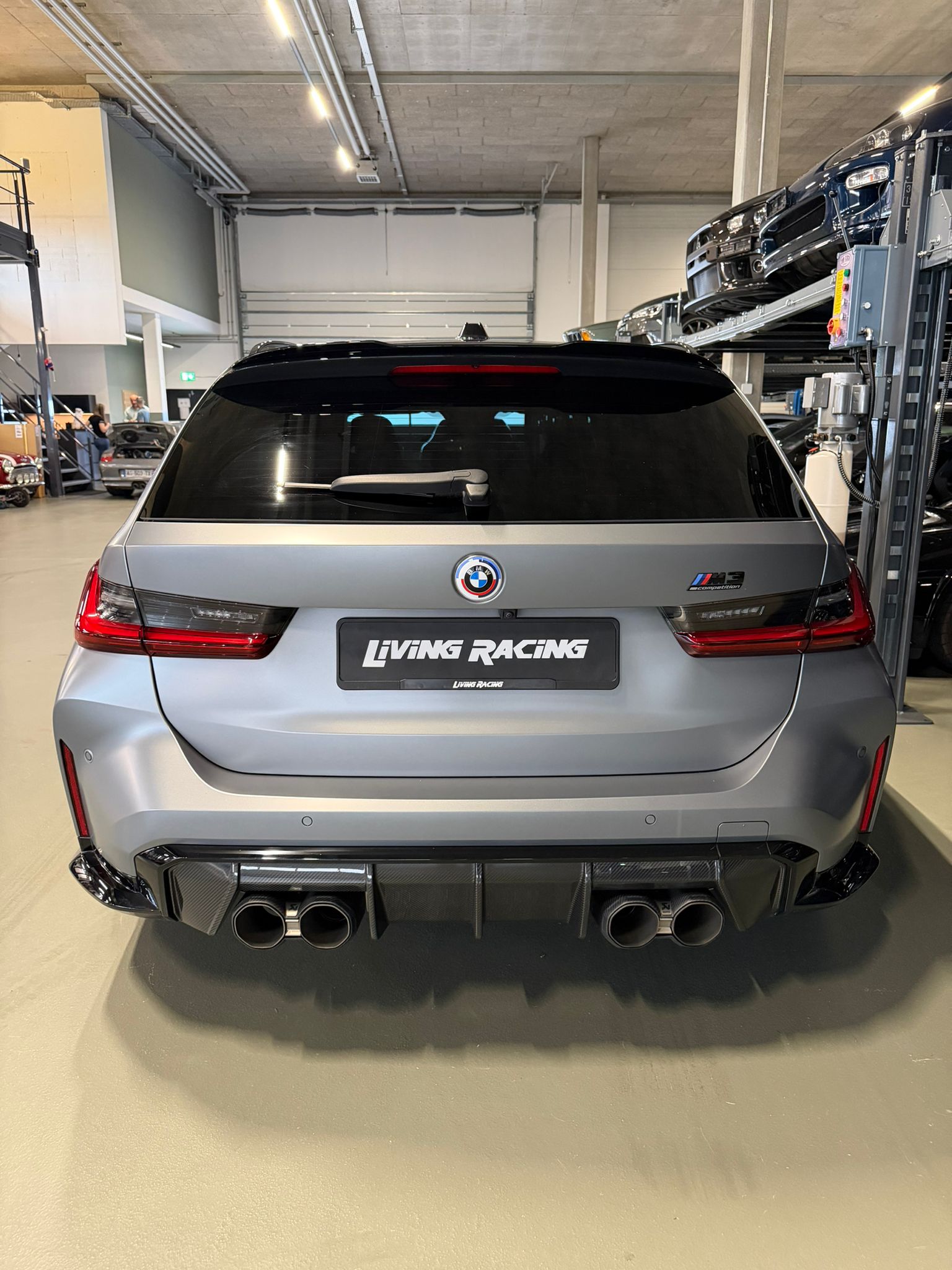 BMW M3 Touring Competition M *Frozen Grey-CH VHC*-image-3