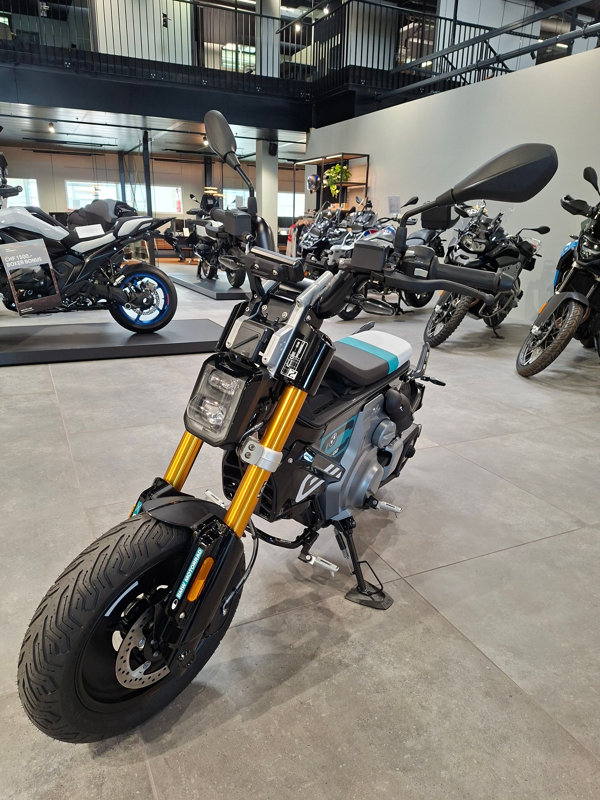BMW CE 02 4KW-showroom-element-2
