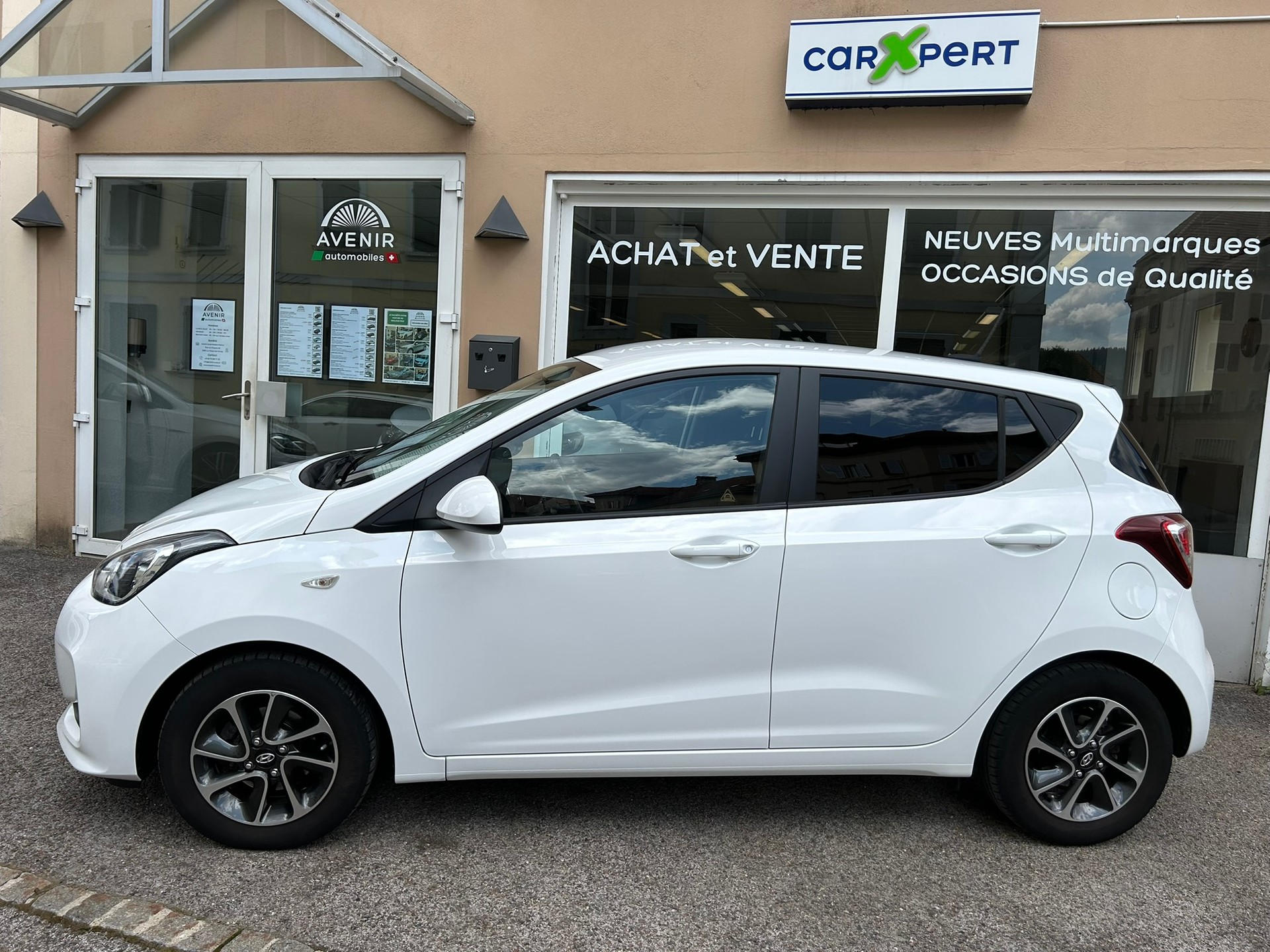 HYUNDAI i10 1.0 Amplia-image-1