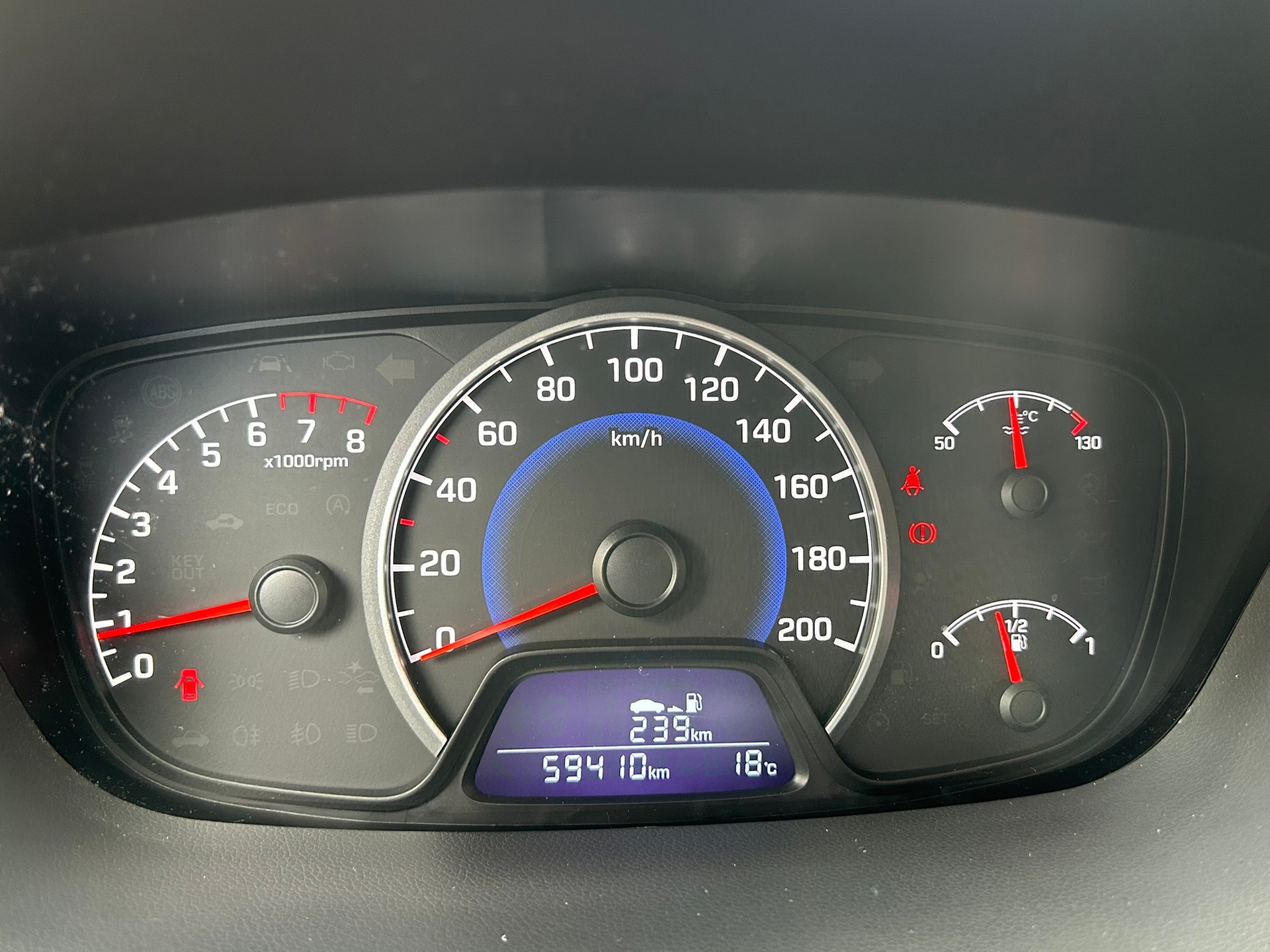 HYUNDAI i10 1.0 Amplia-image-8