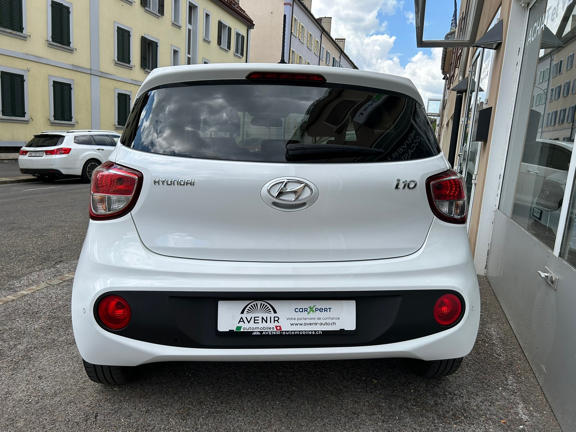 HYUNDAI i10 1.0 Amplia-image-3