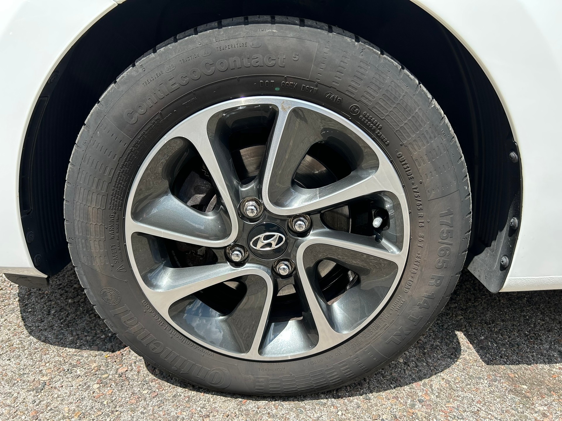 HYUNDAI i10 1.0 Amplia-image-14