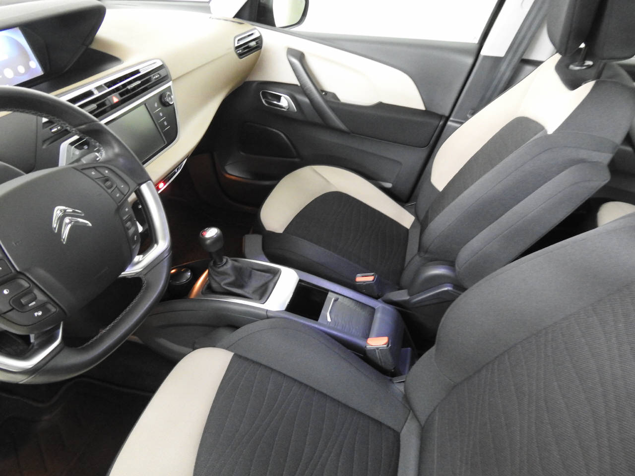 CITROEN C4 Picasso 1.6 THP 155 Intensive-image-14