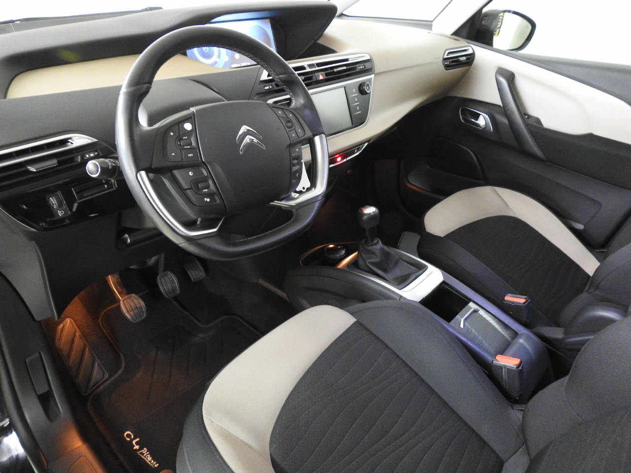 CITROEN C4 Picasso 1.6 THP 155 Intensive-image-13