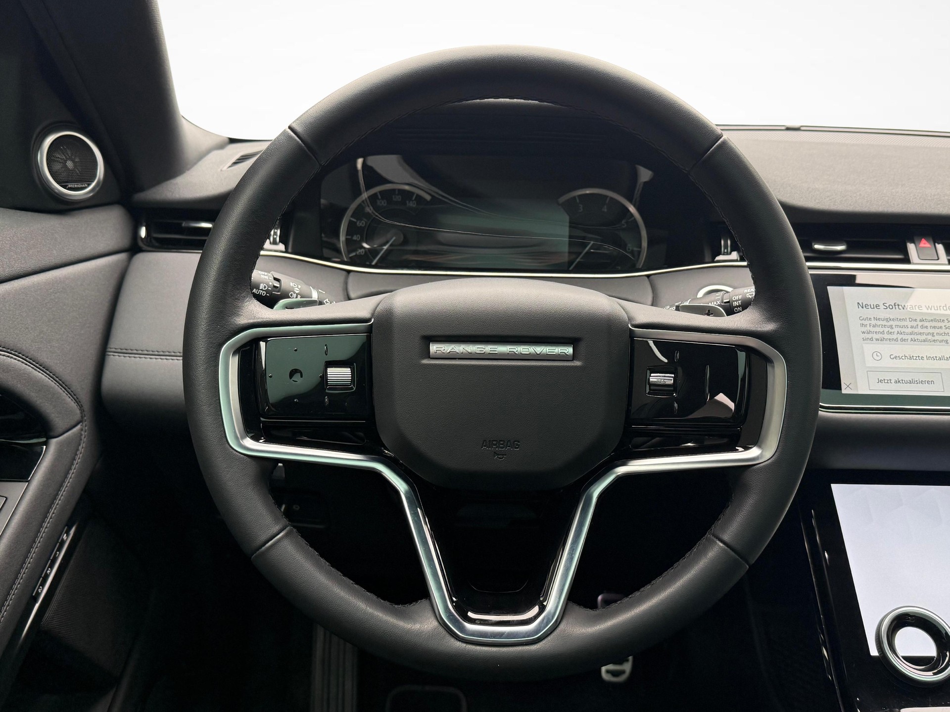 LAND ROVER Range Rover Evoque 1.5 T 300e R-Dynamic SE-image-8