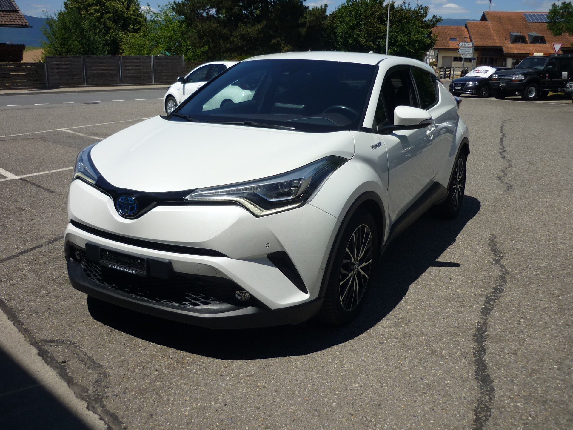 TOYOTA C-HR-image-0