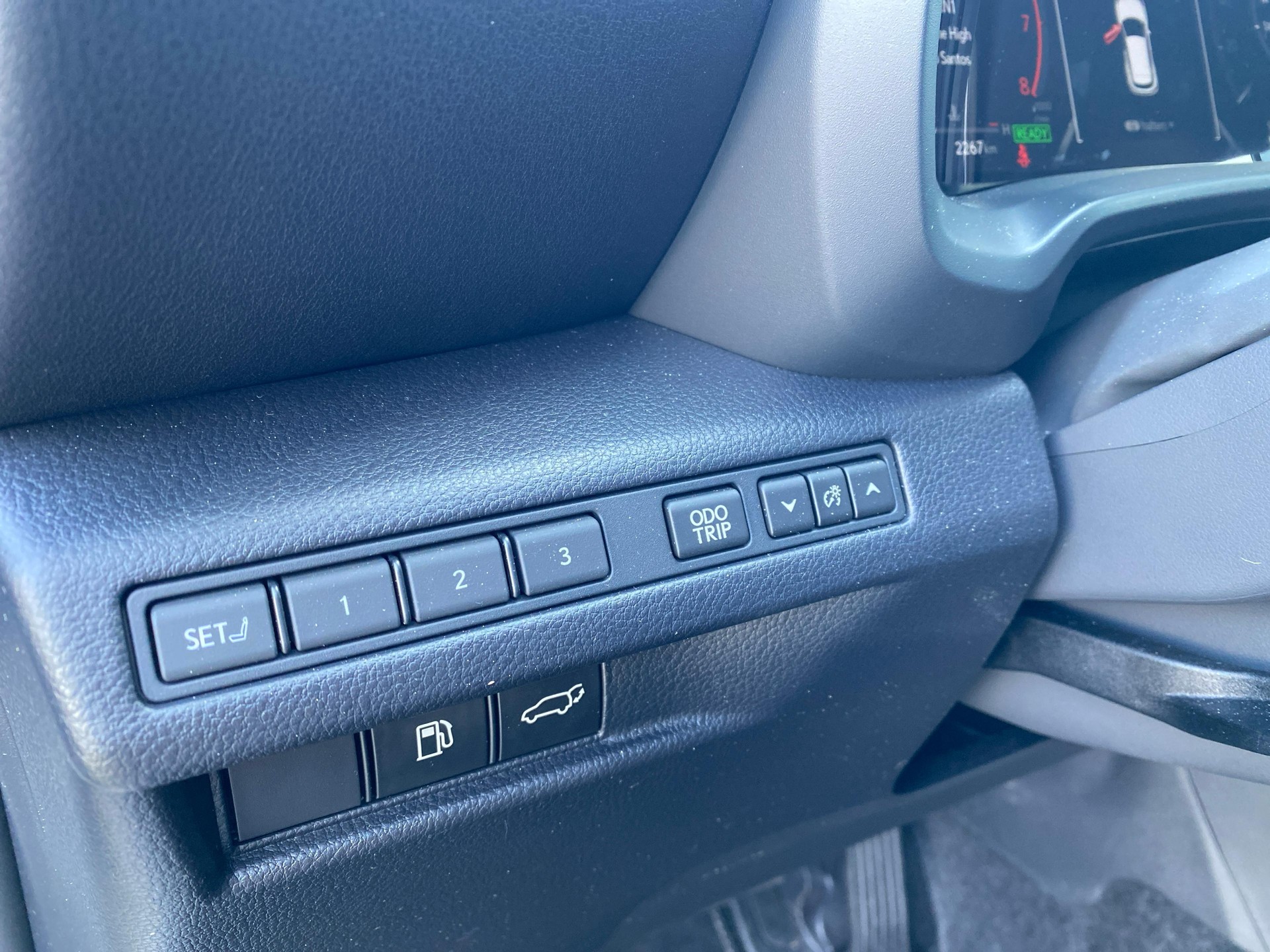 LEXUS LBX 1.5 Hybrid Relax AWD-image-15