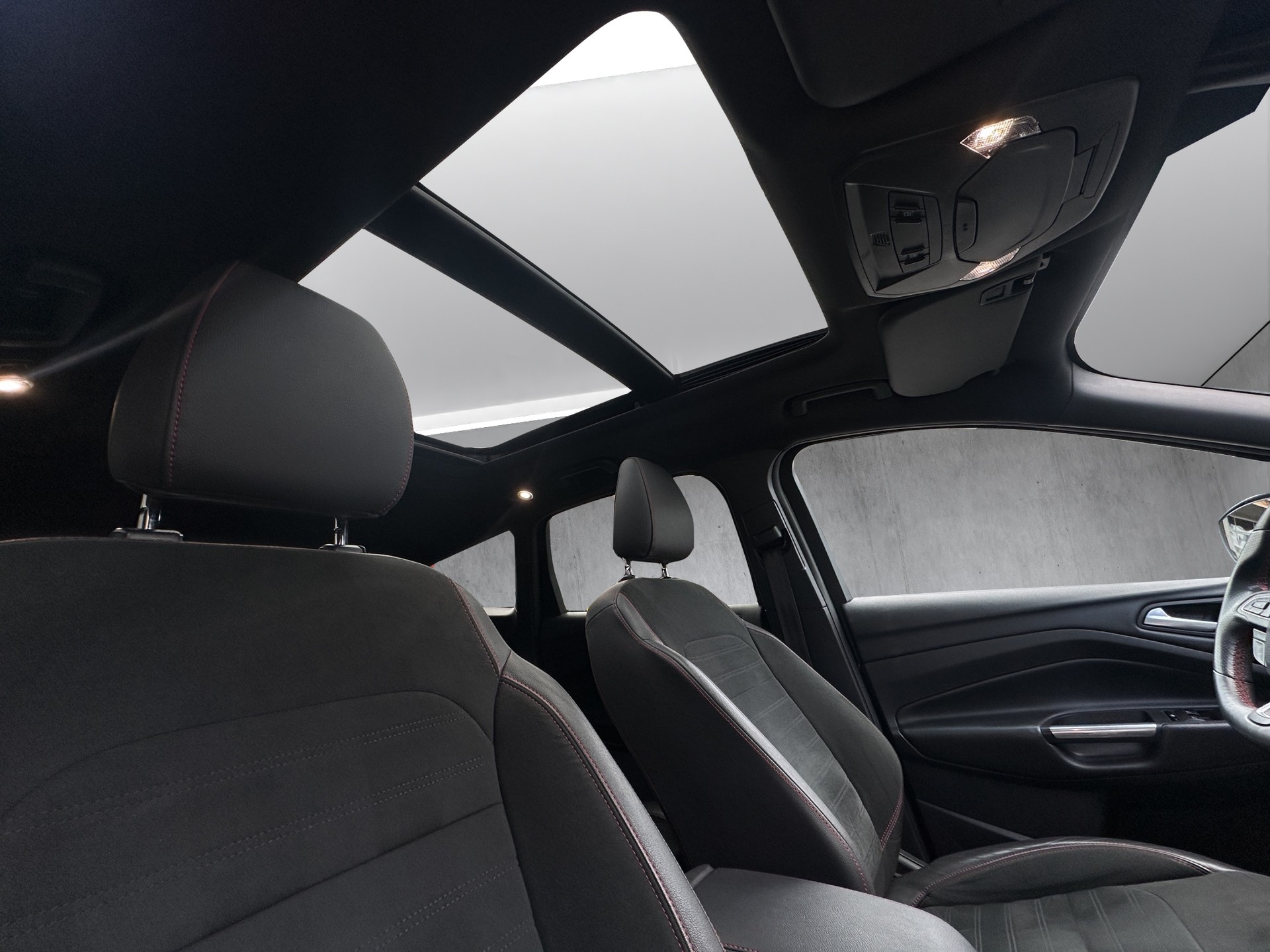 FORD Kuga 2.0 TDCi 150 ST-Line FPS-image-15
