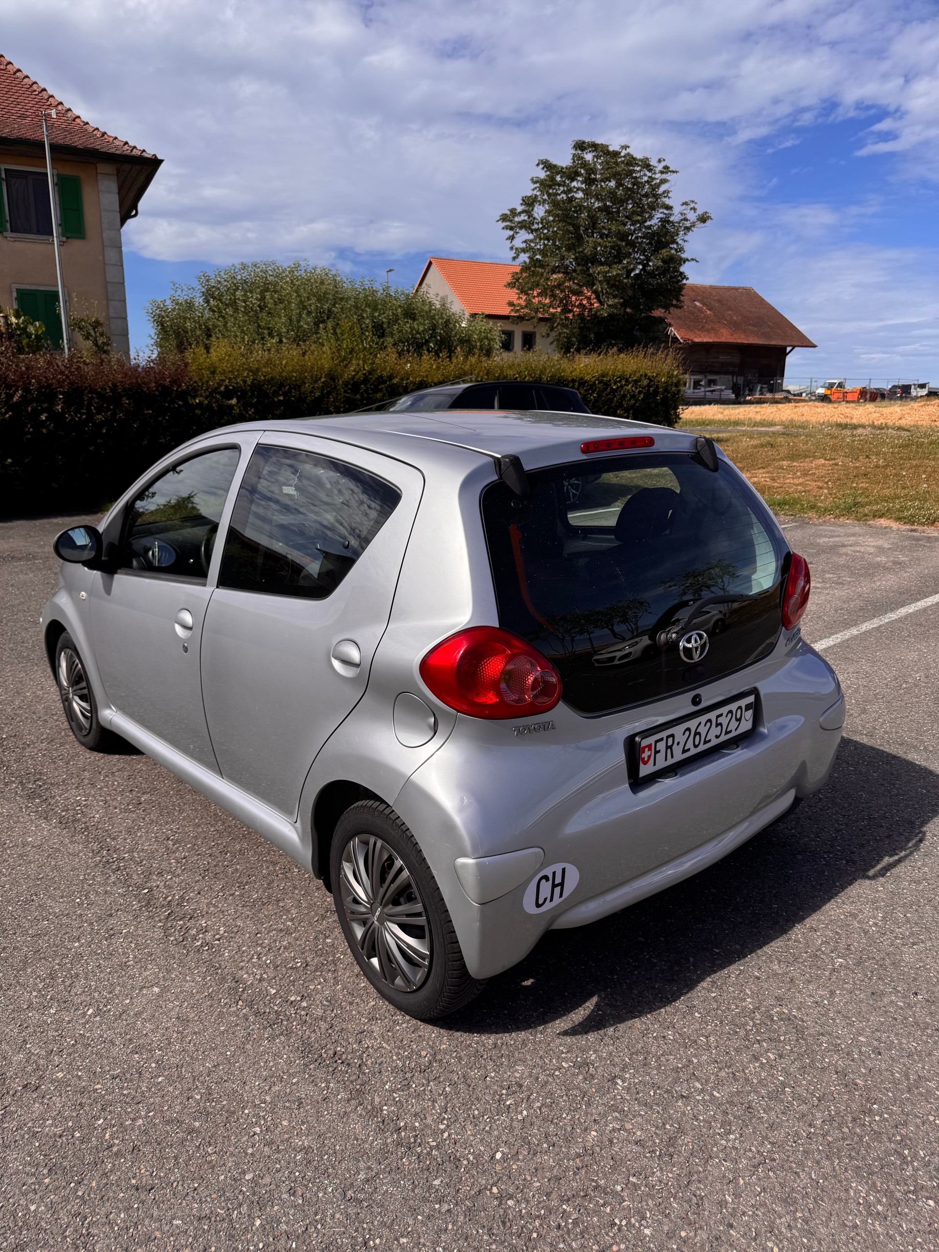 TOYOTA Aygo 1.0 Linea Terra-image-3