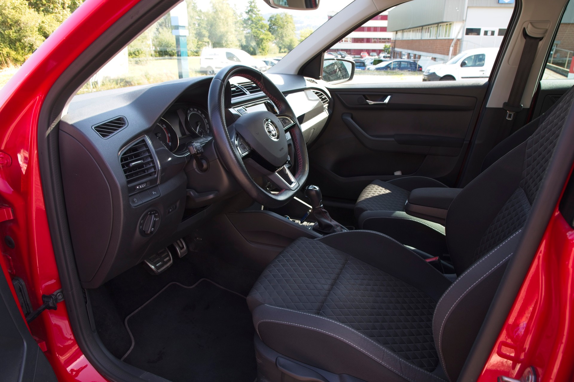SKODA 1.0 TSI Monte Carlo DSG-image-4
