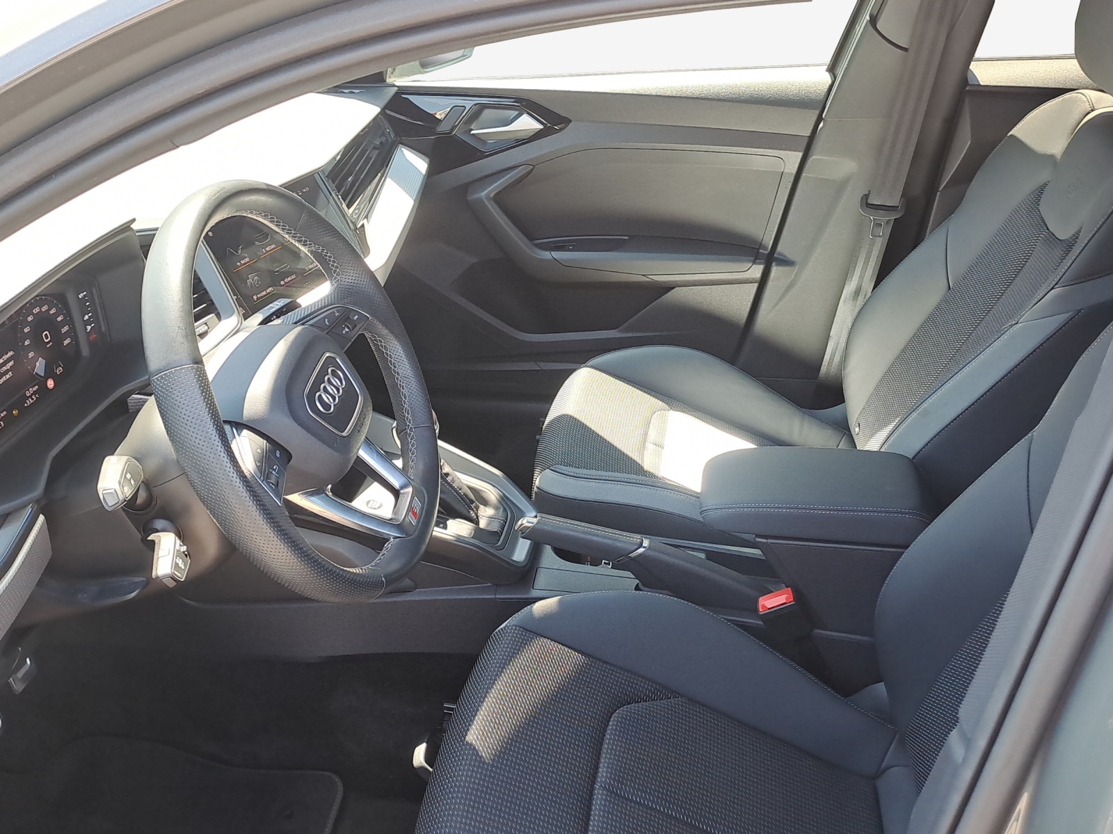 AUDI A1 allstreet 30 TFSI Attraction S-tronic-image-7