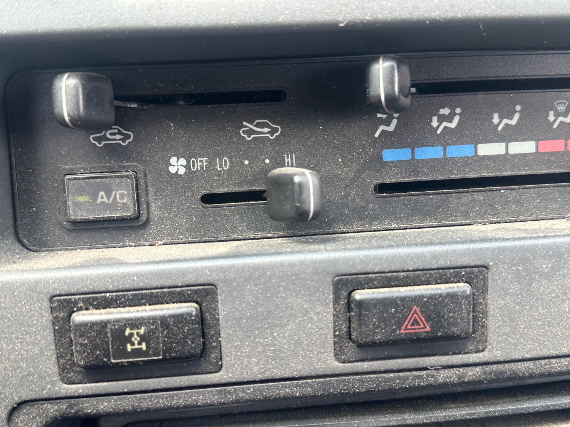 TOYOTA RAV-4 GX-image-13