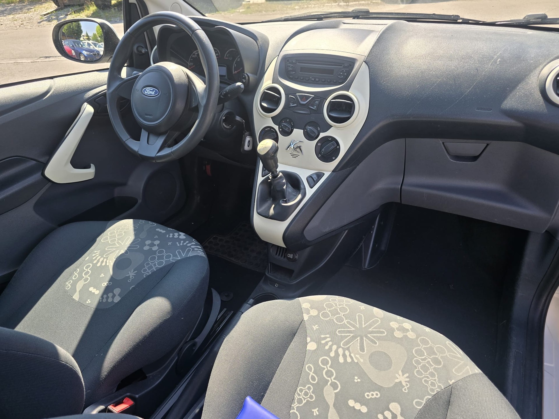 FORD KA 1.25 Titanium-image-11