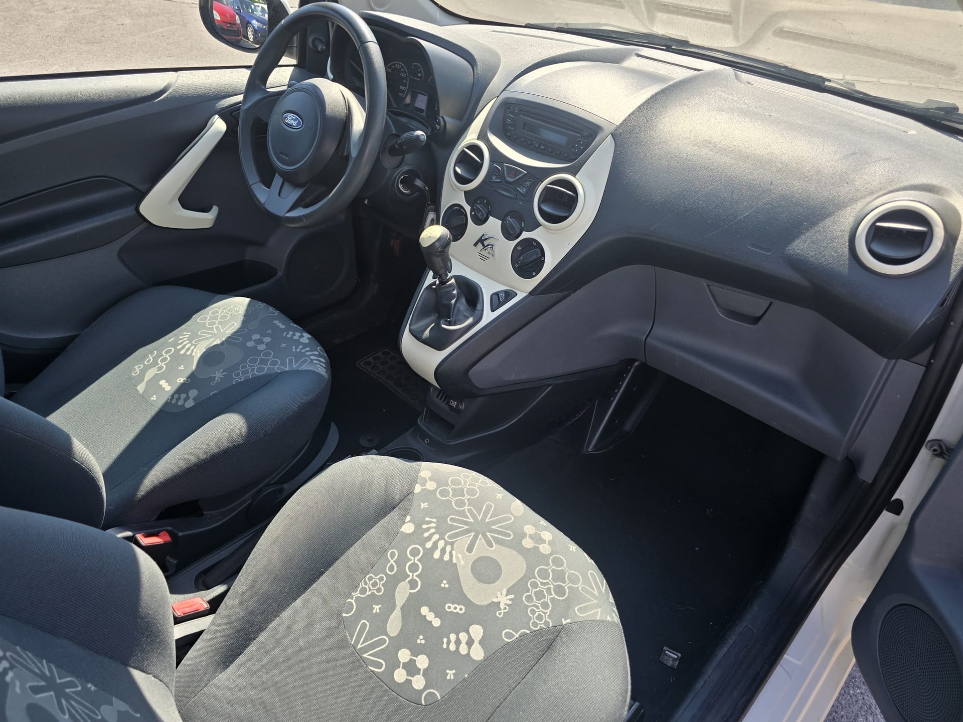 FORD KA 1.25 Titanium-image-12