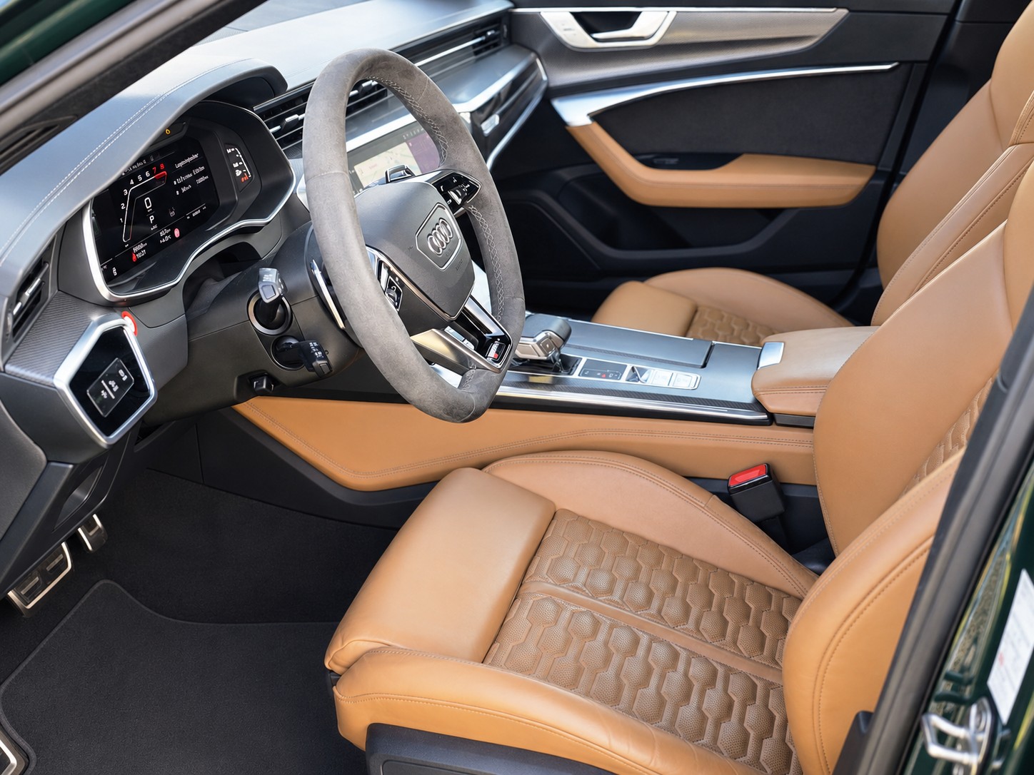 AUDI RS6 4.0 TFSI-image-4
