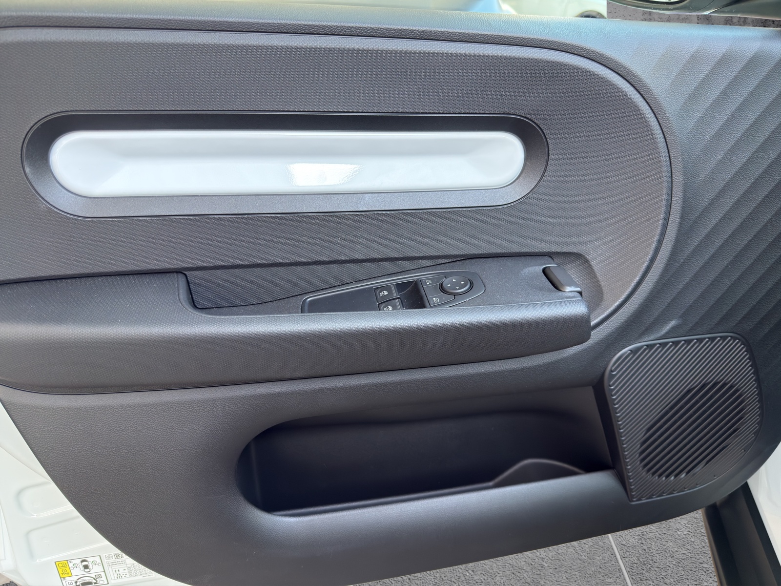 RENAULT Twingo E-Tech 27kWh Evolution-image-13